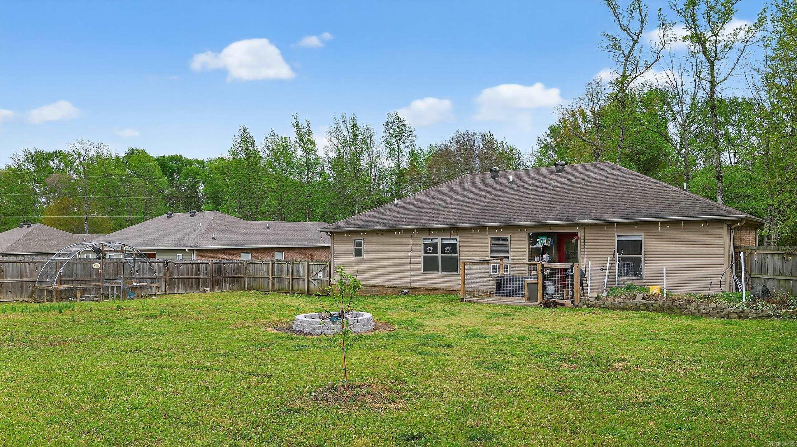 432 Ray Sowell  Austin, AR