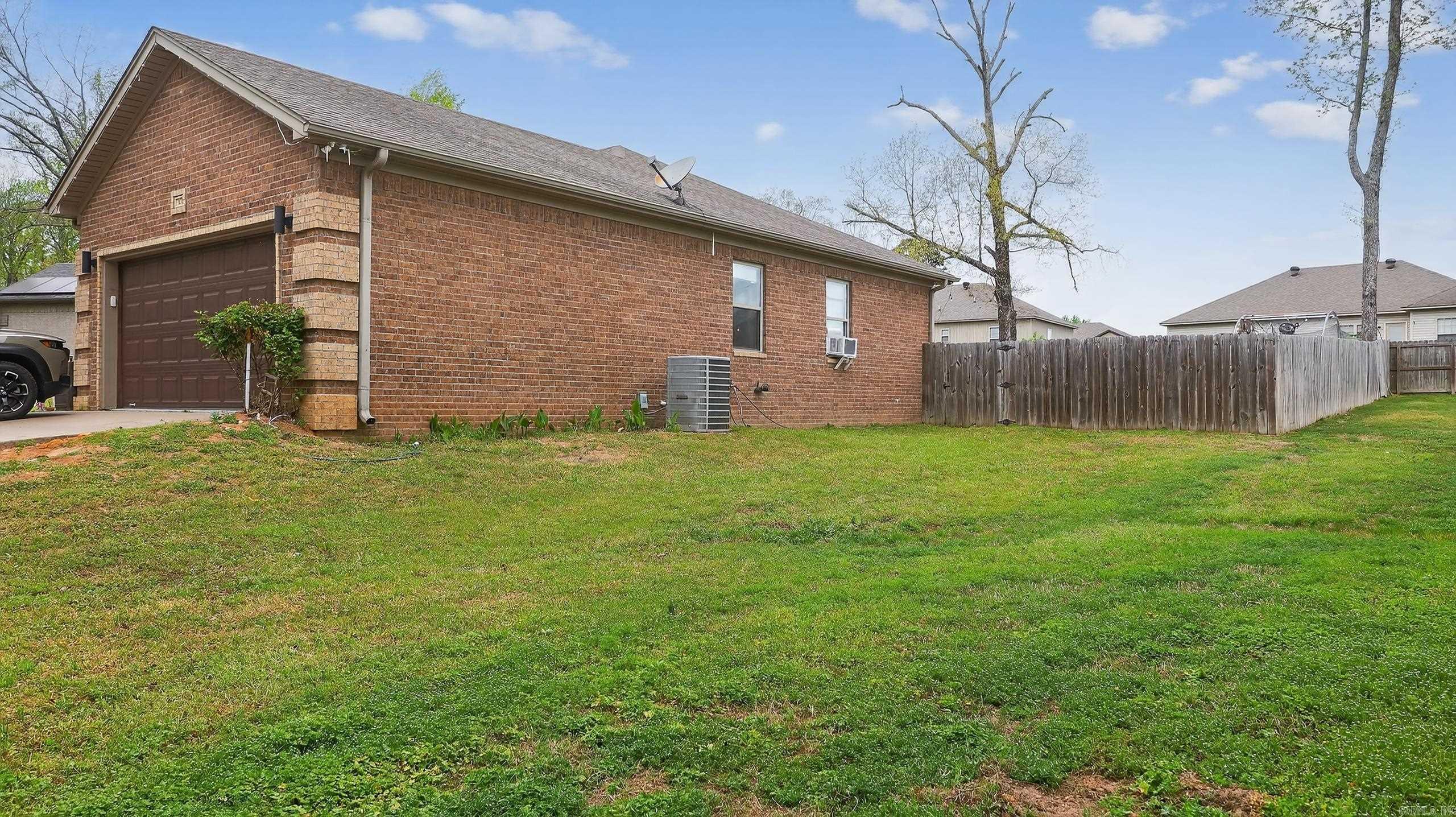 432 Ray Sowell  Austin, AR