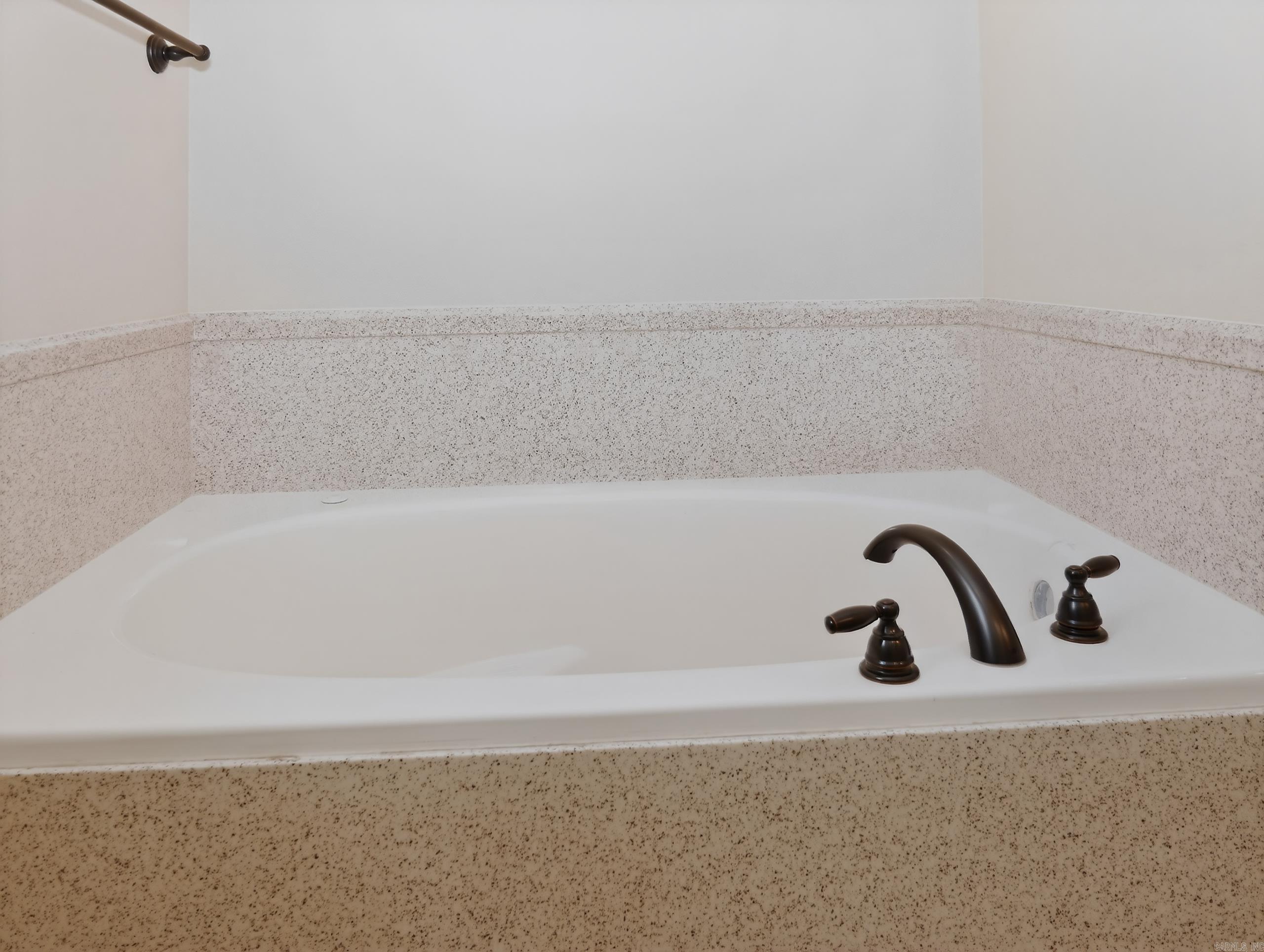 432 Ray Sowell  Austin, AR