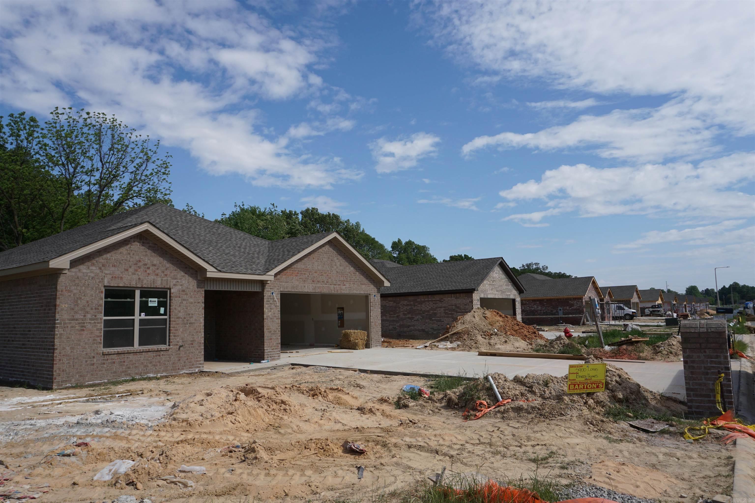 5400 Lotus St. Jonesboro, AR 72404