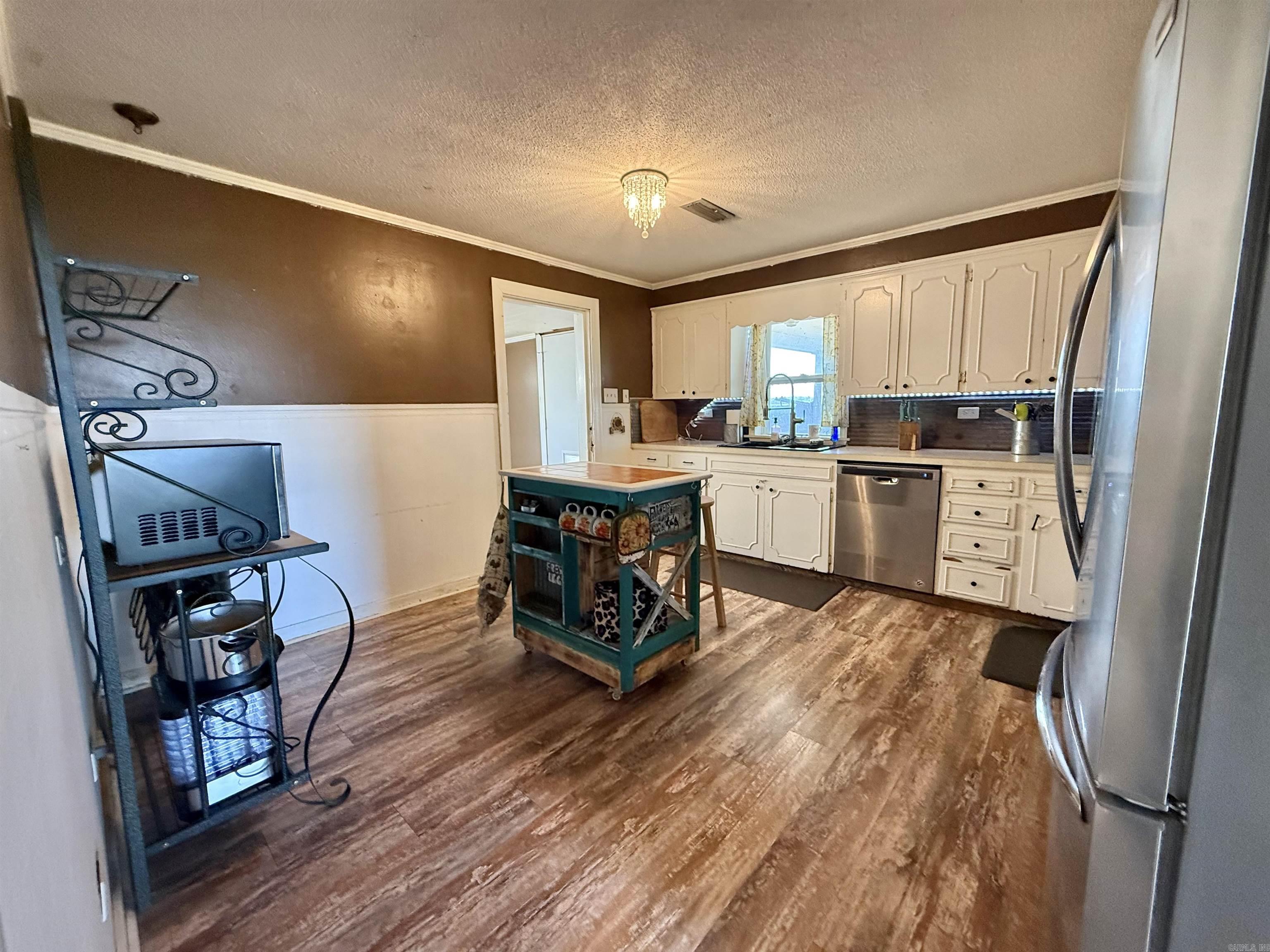 12843 AR Hwy 31 S  England, AR