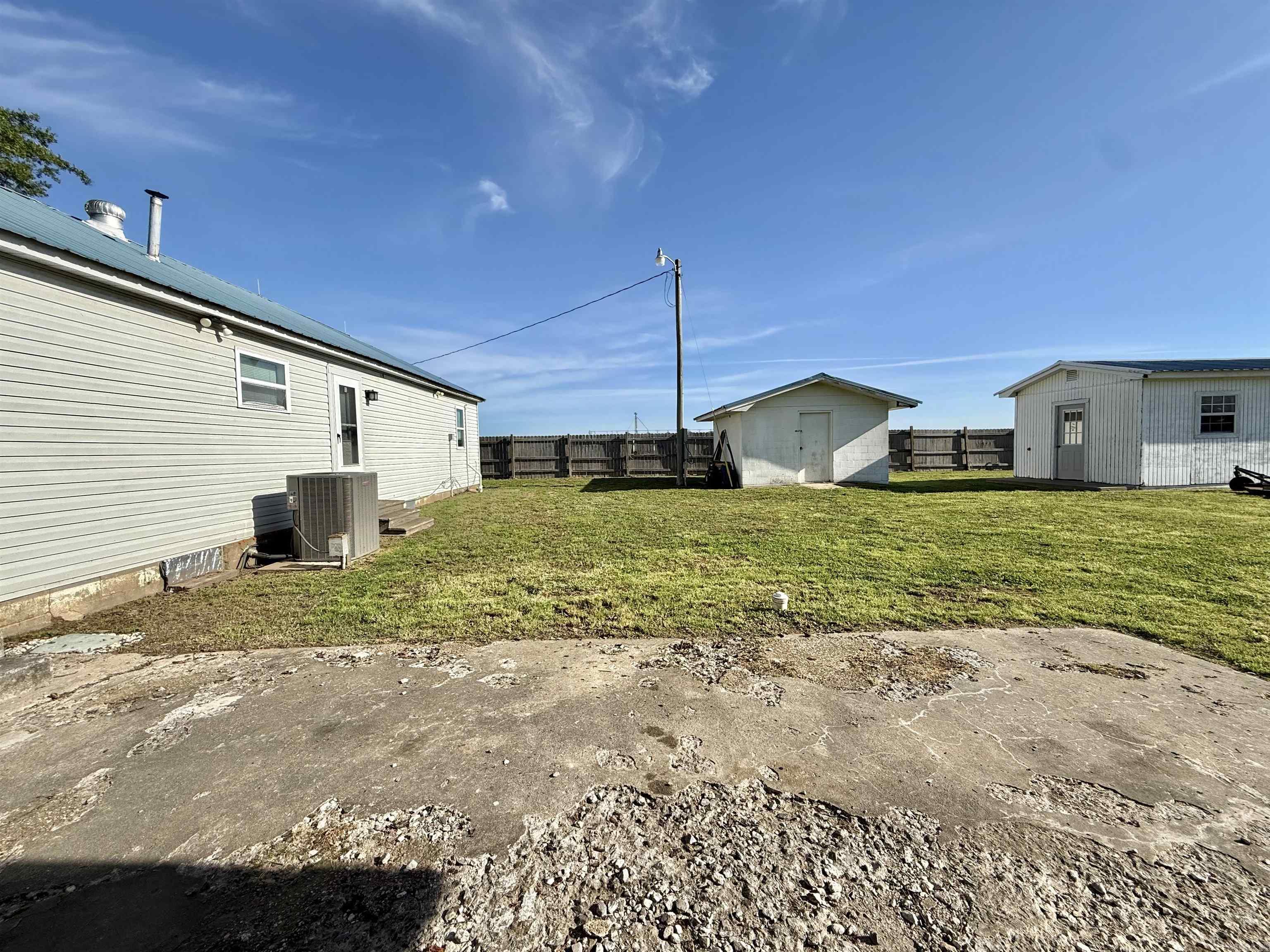 12843 AR Hwy 31 S  England, AR