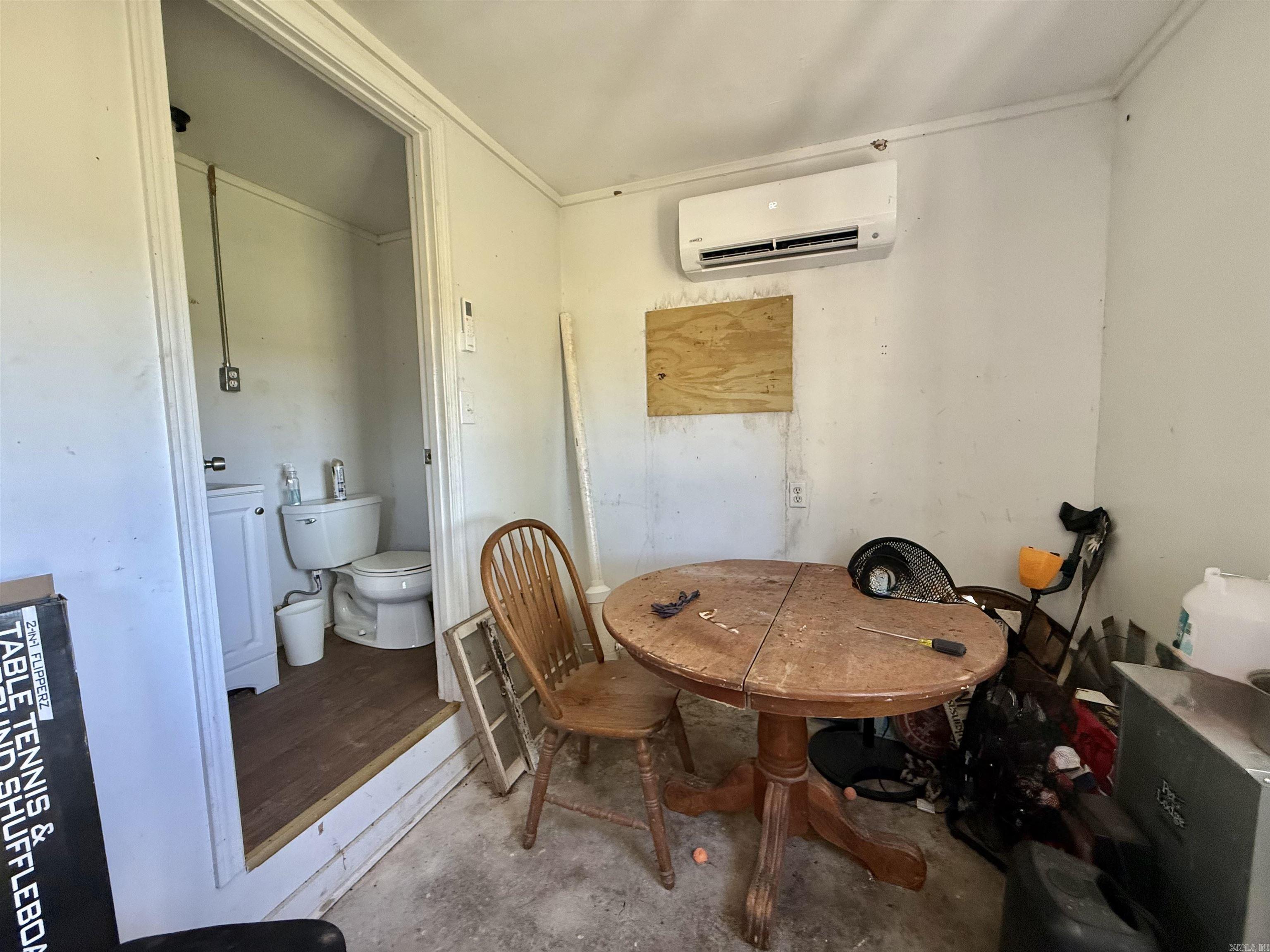 12843 AR Hwy 31 S  England, AR