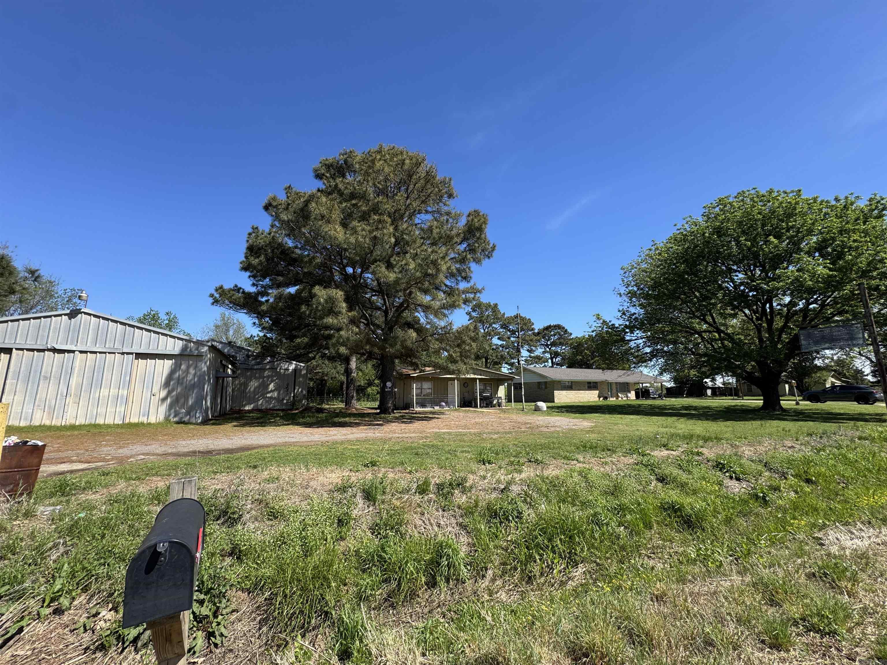 1054 Old England  Stuttgart, AR