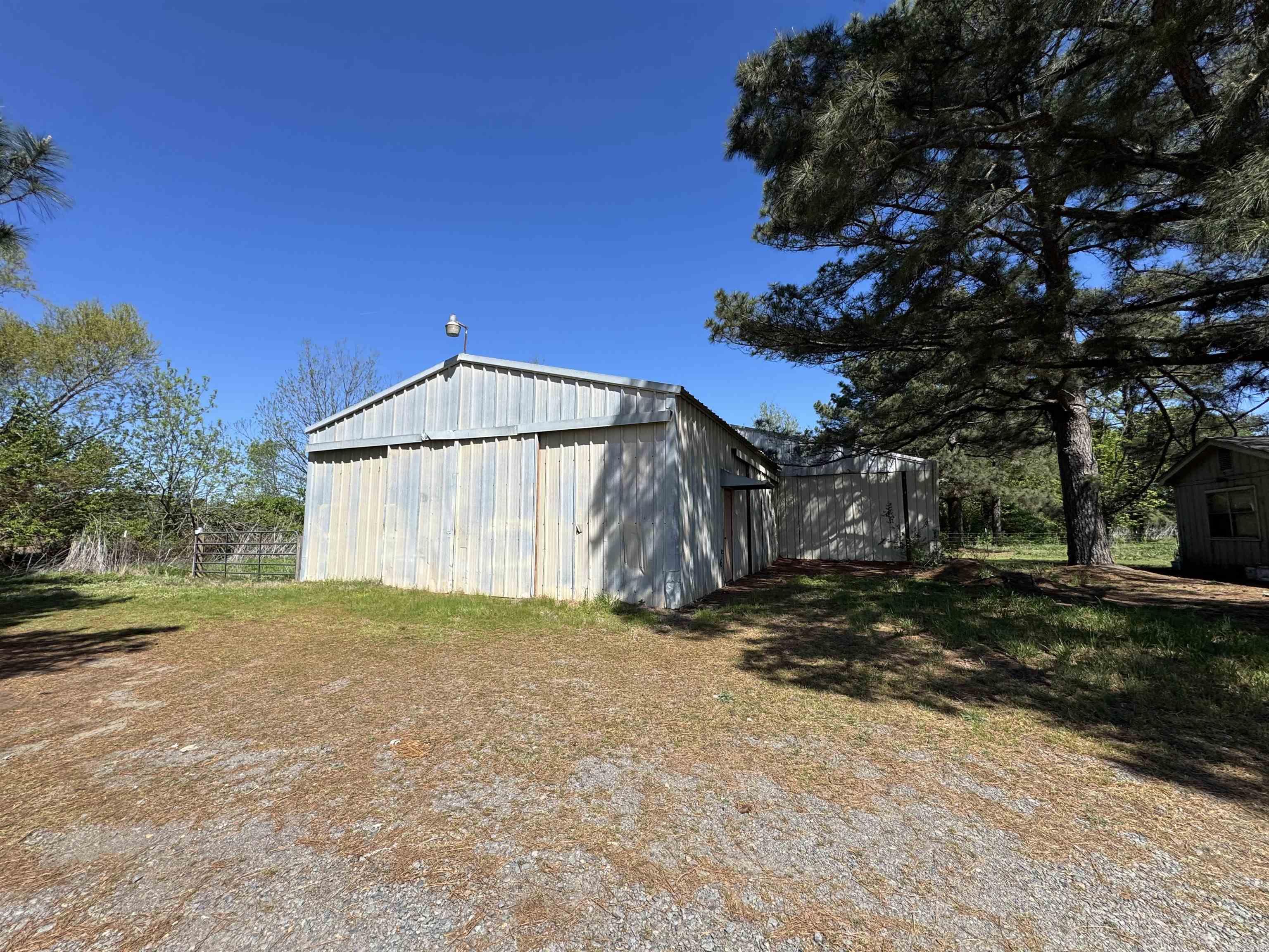 1054 Old England  Stuttgart, AR