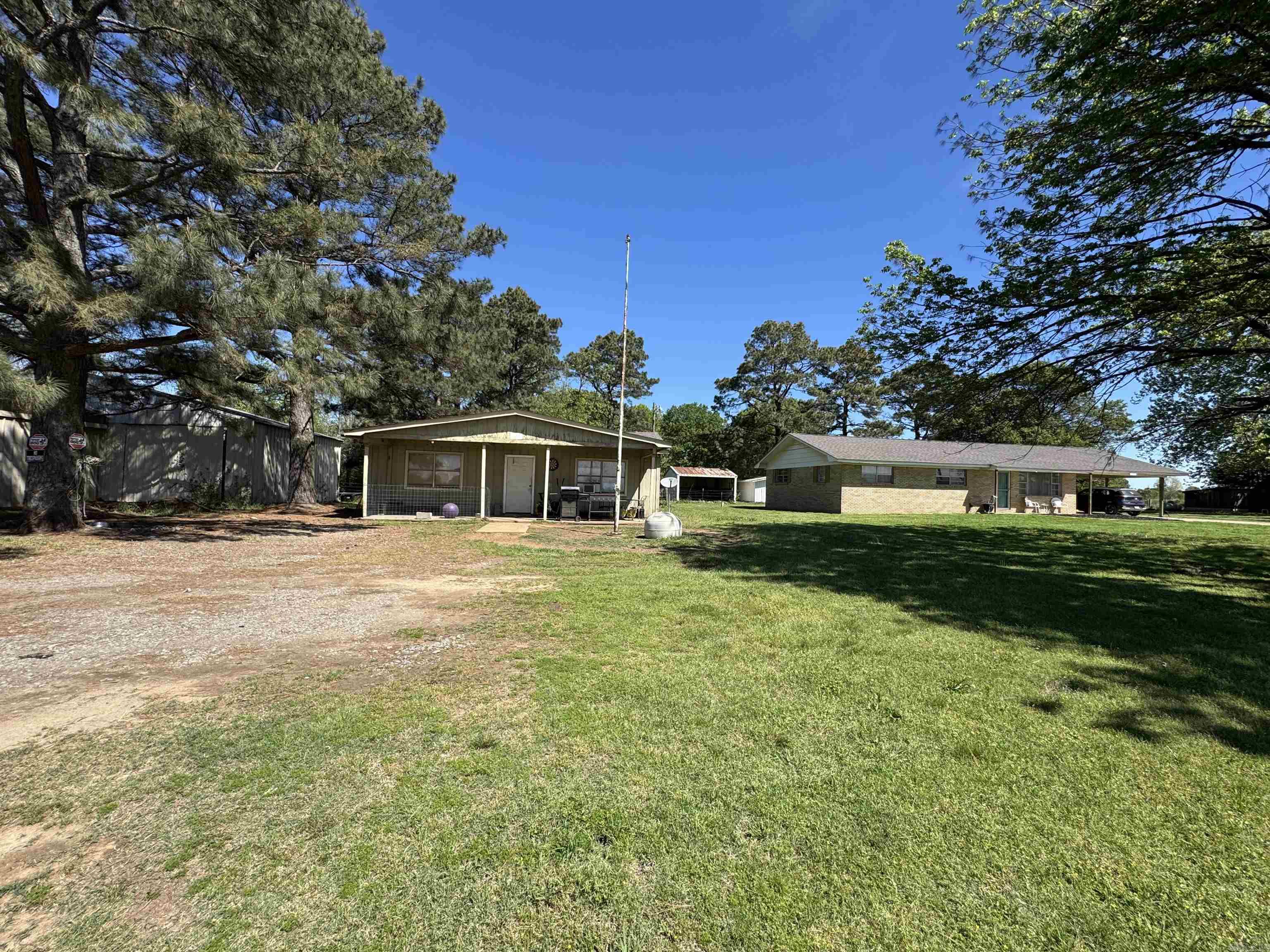 1054 Old England  Stuttgart, AR