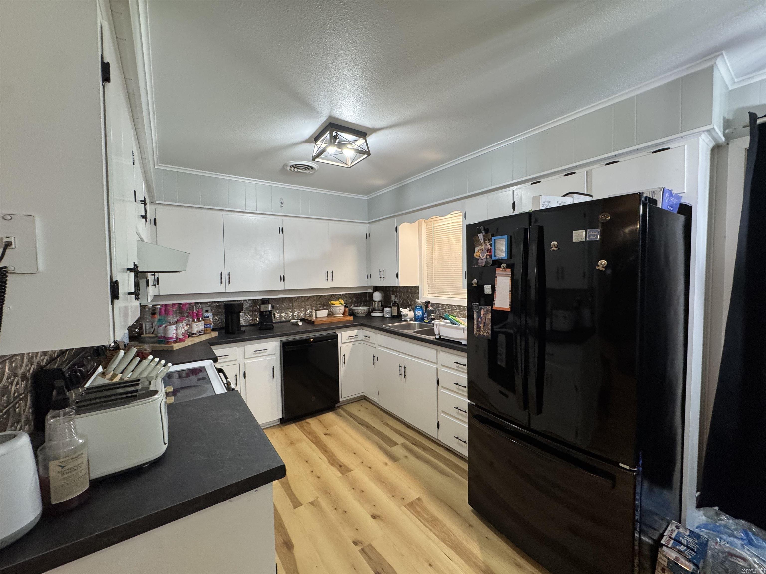 1054 Old England  Stuttgart, AR