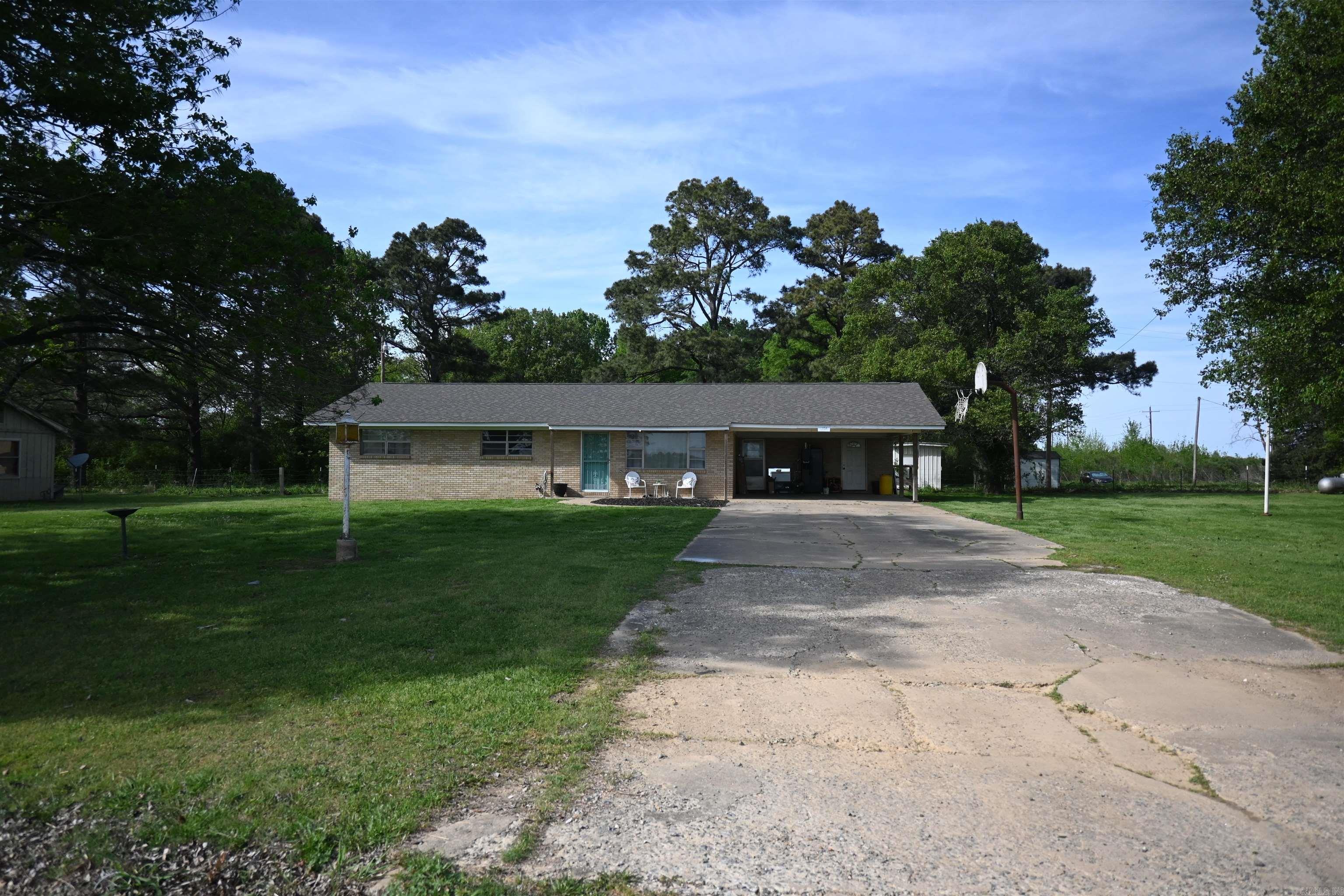 1054 Old England  Stuttgart, AR