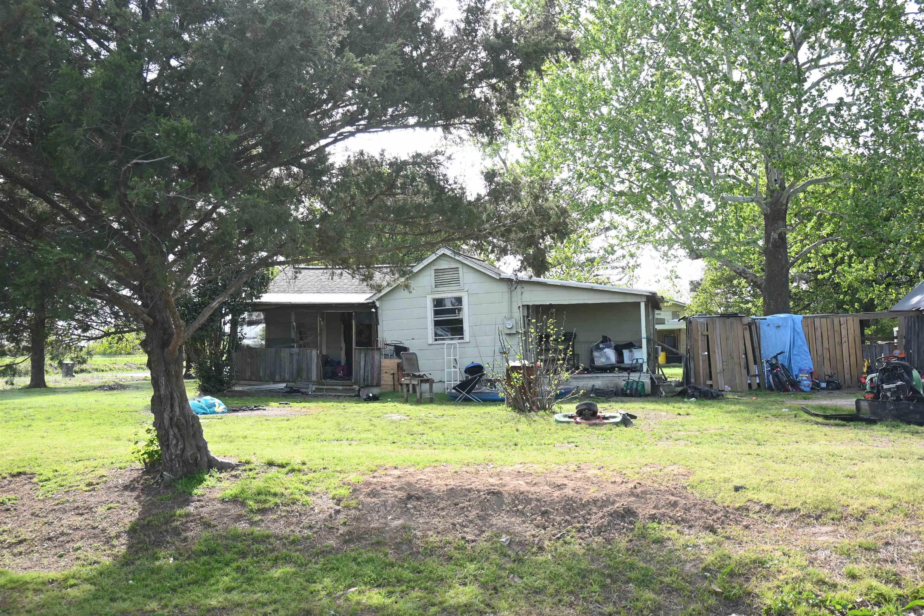 1054 Old England  Stuttgart, AR