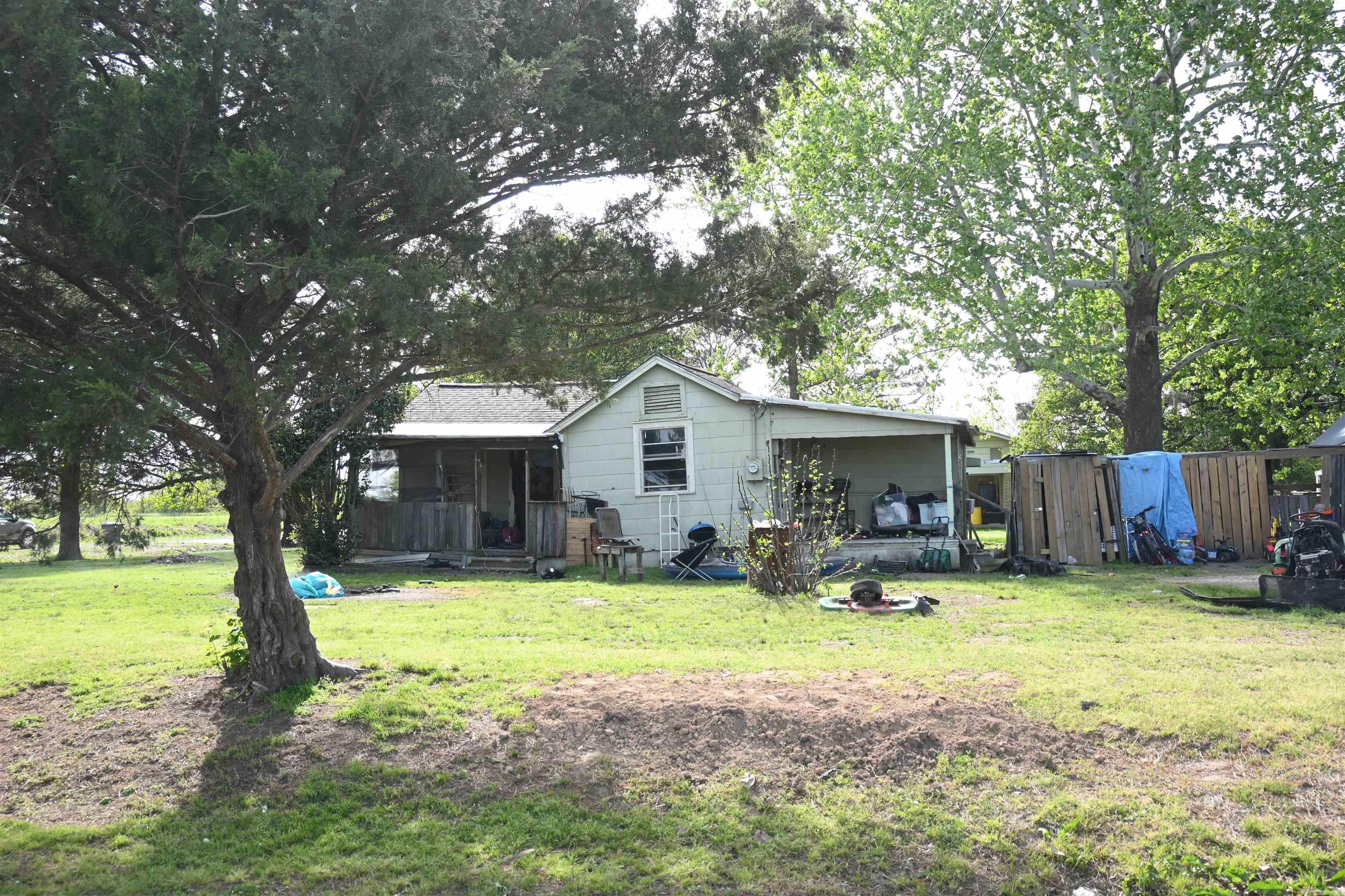 1054 Old England  Stuttgart, AR