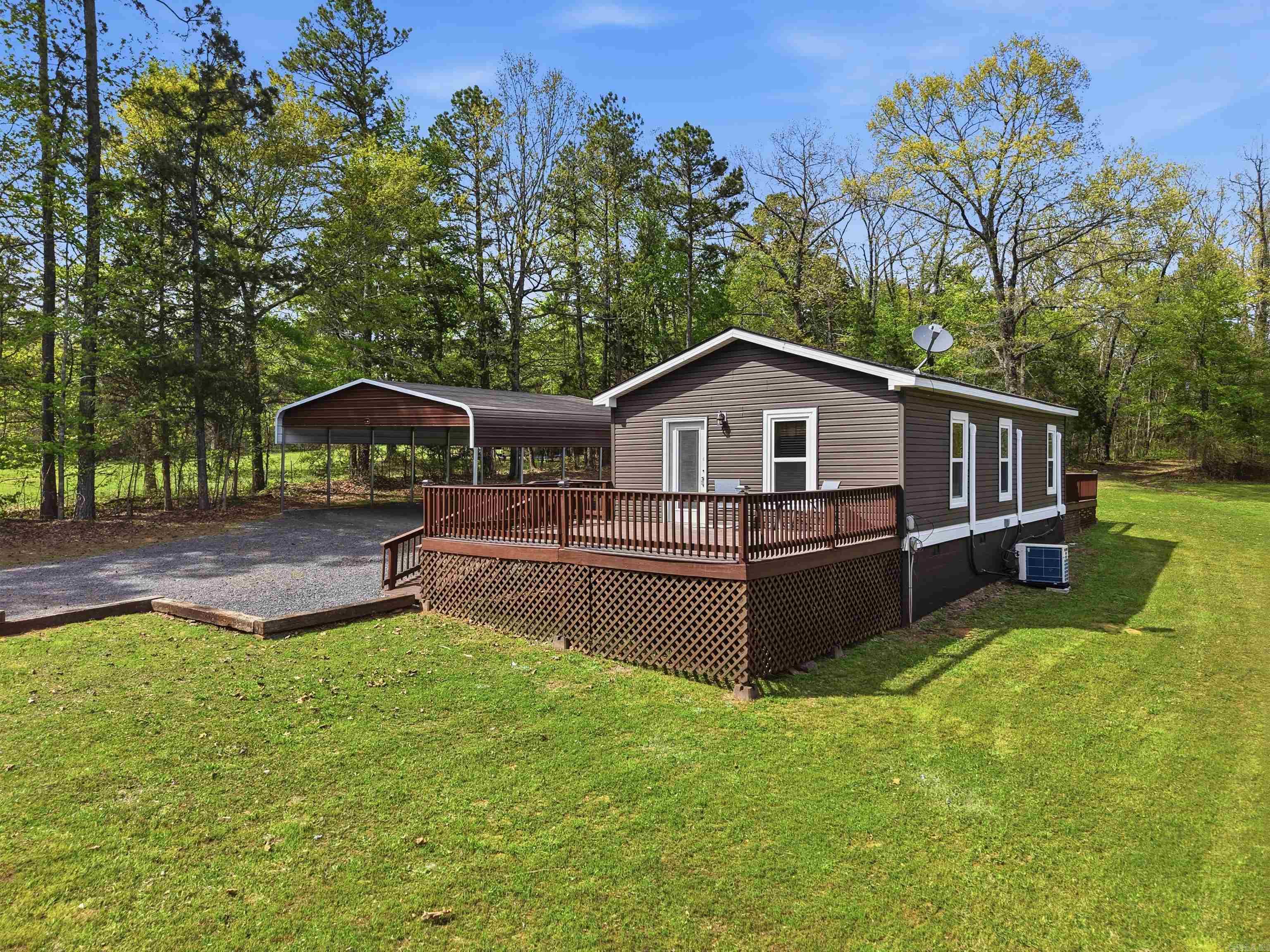 1381 E 330  Clinton, AR