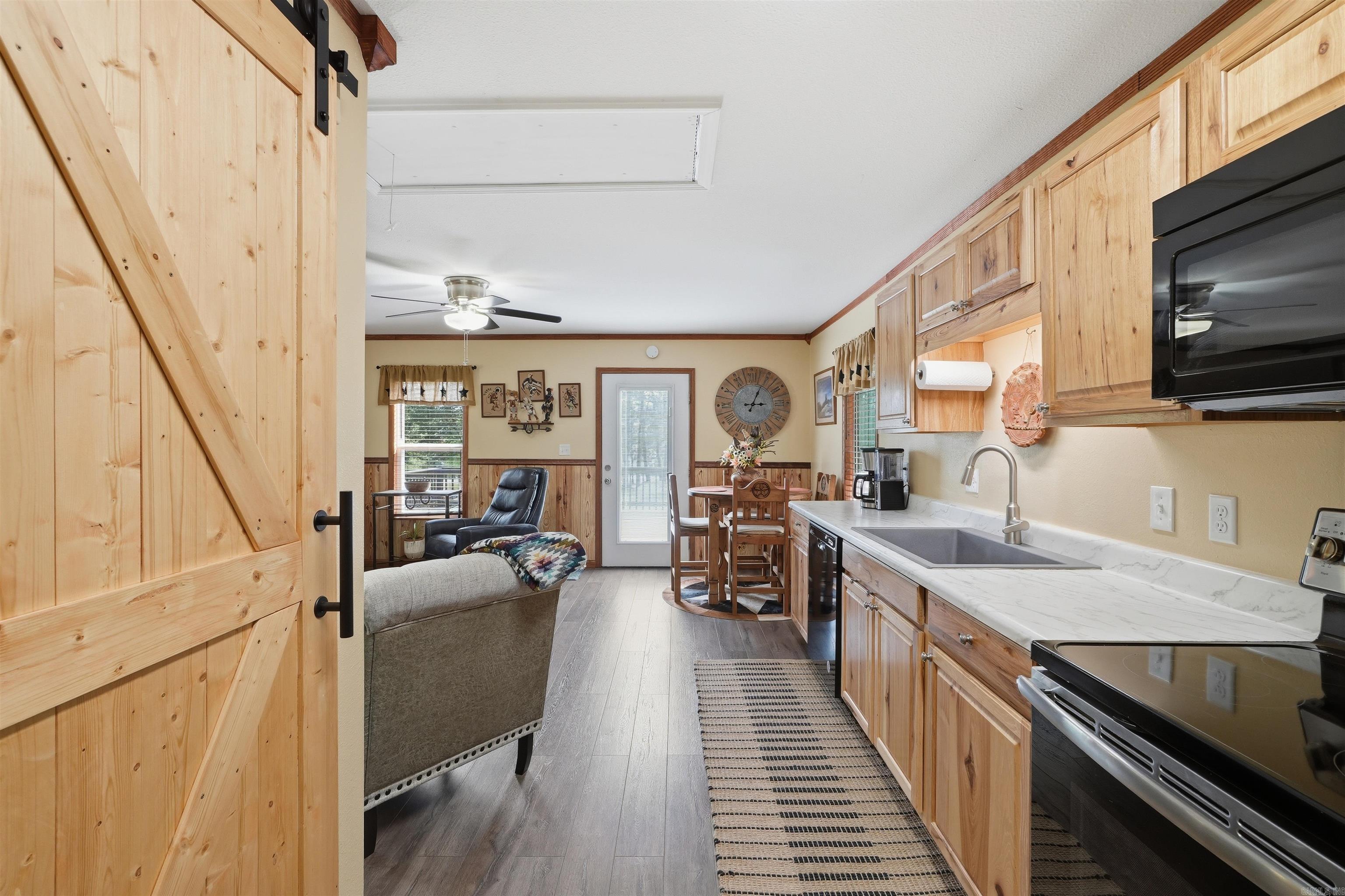 1381 E 330  Clinton, AR