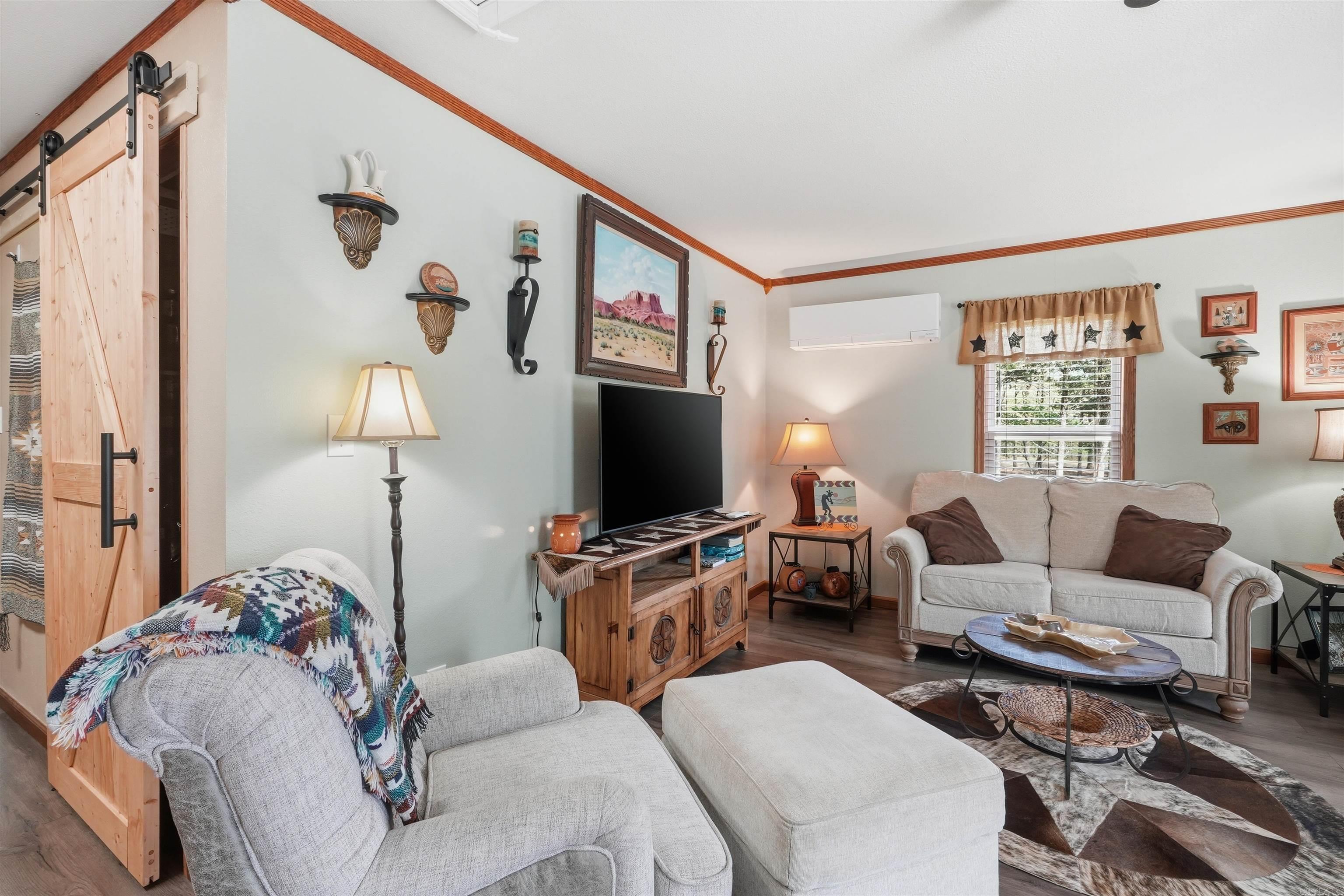 1381 E 330  Clinton, AR