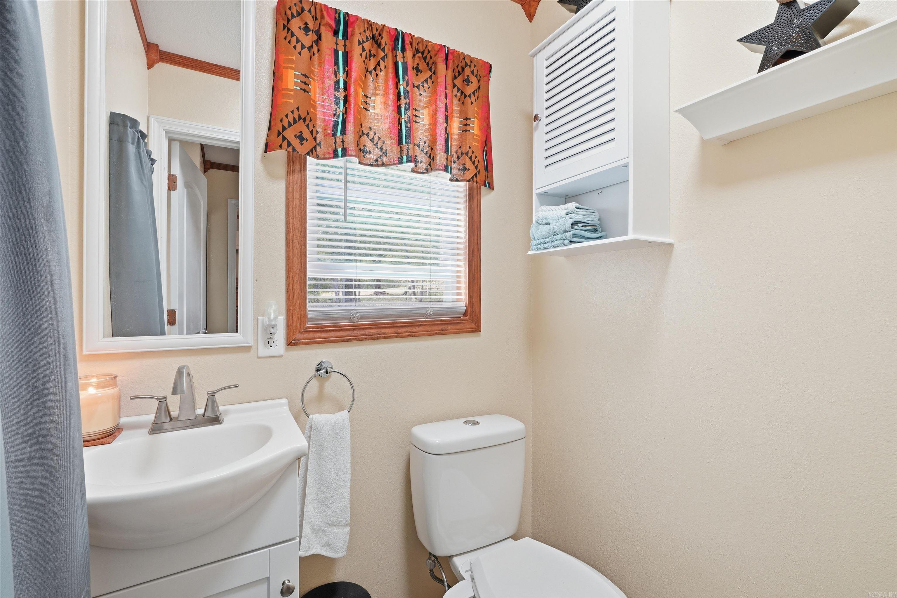 1381 E 330  Clinton, AR