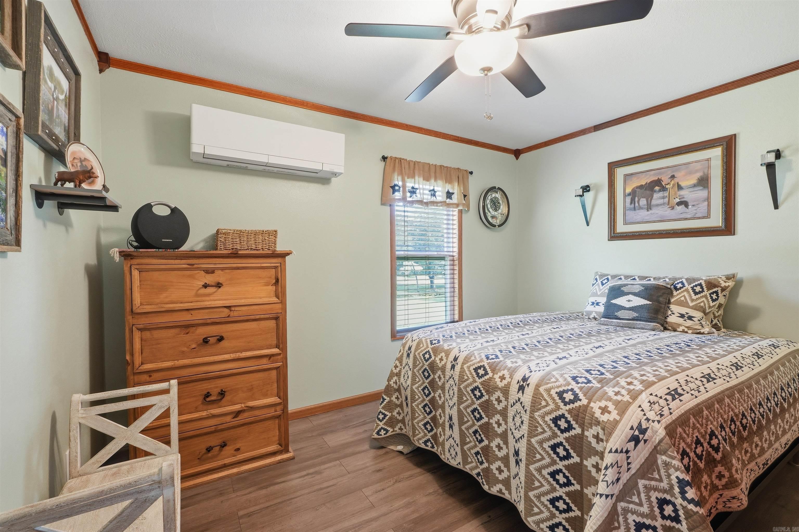 1381 E 330  Clinton, AR