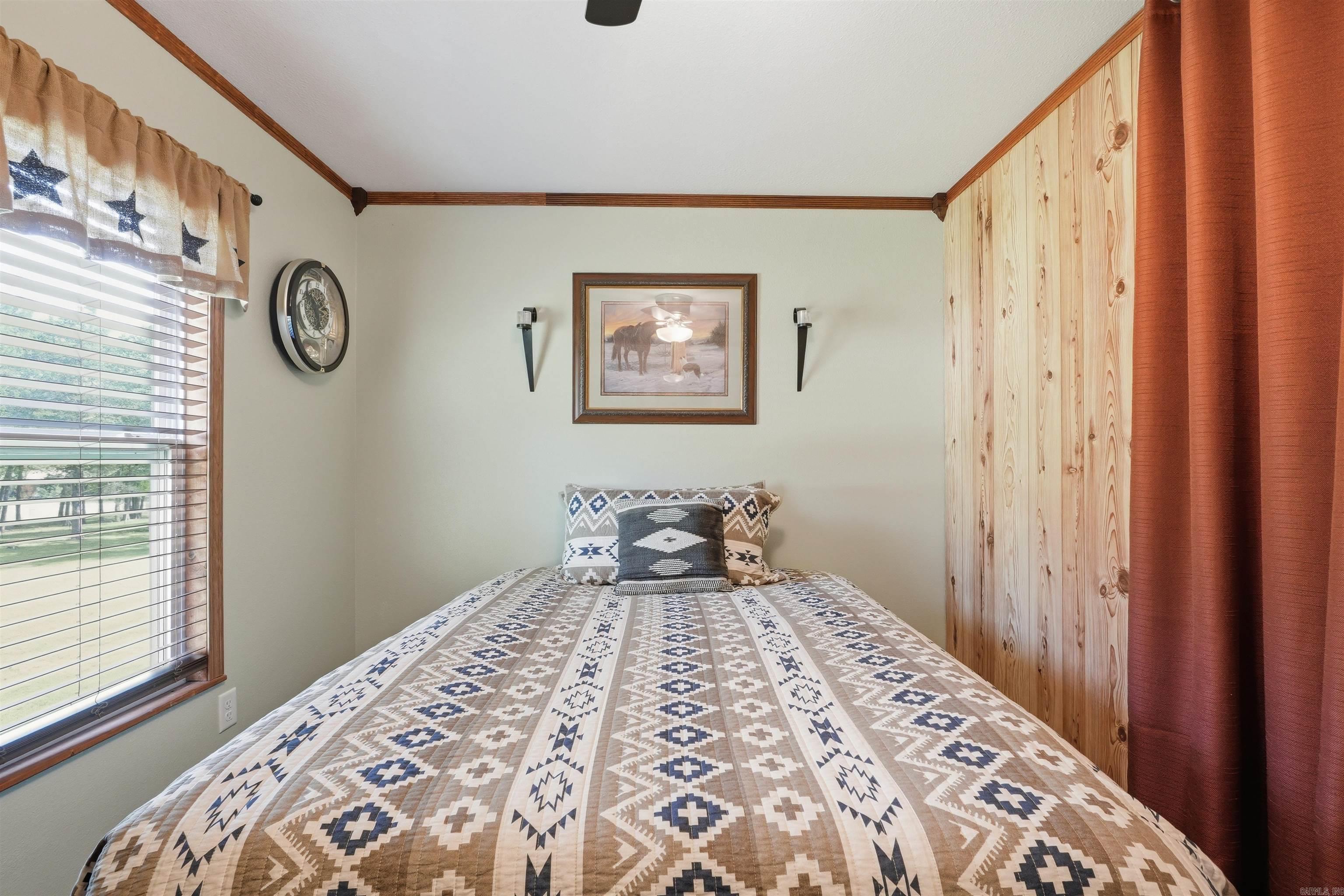 1381 E 330  Clinton, AR