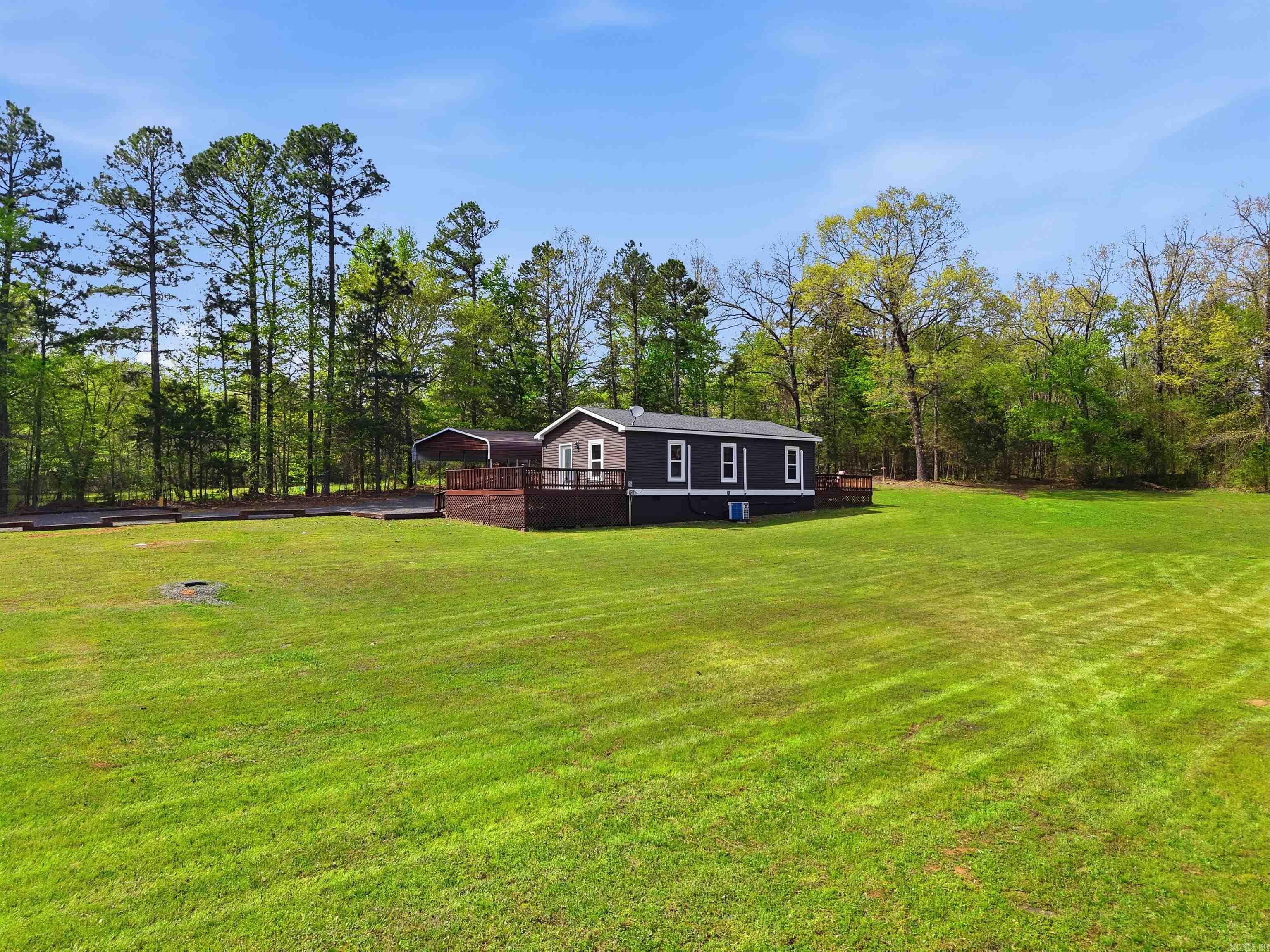 1381 E 330  Clinton, AR