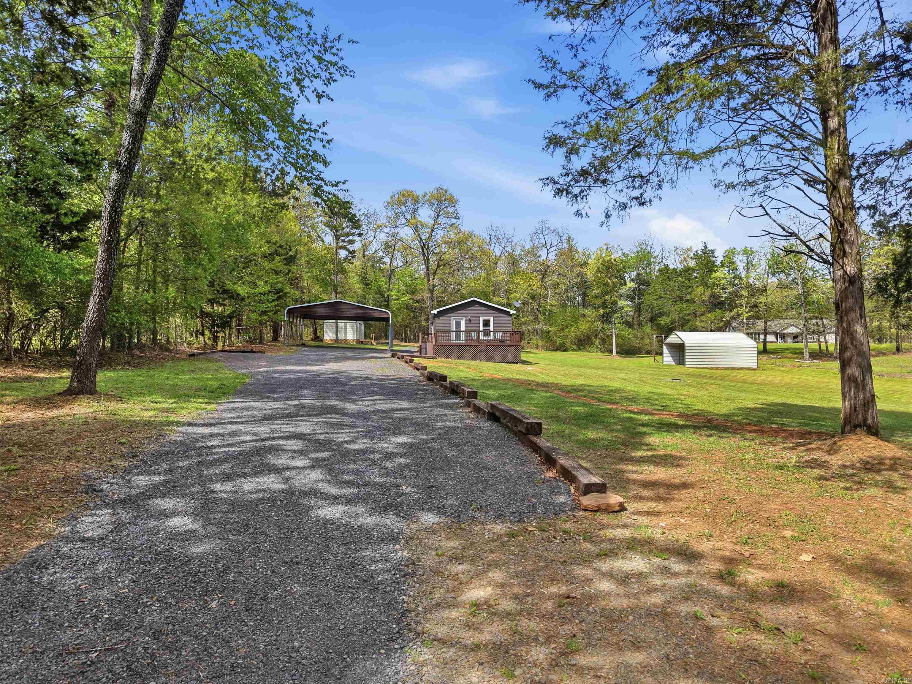 1381 E 330  Clinton, AR