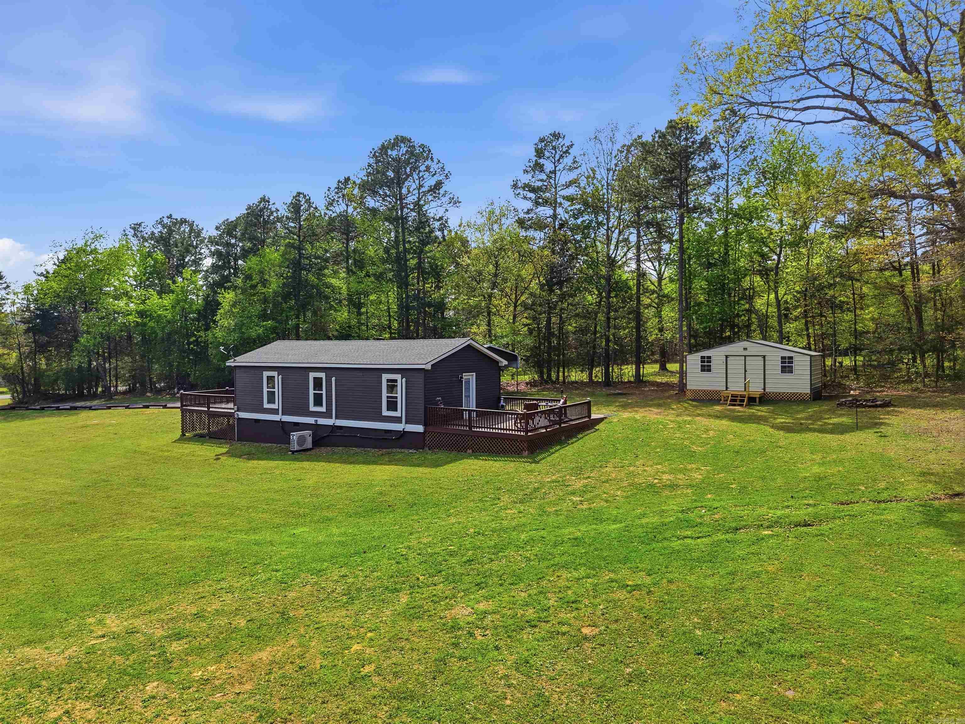 1381 E 330  Clinton, AR