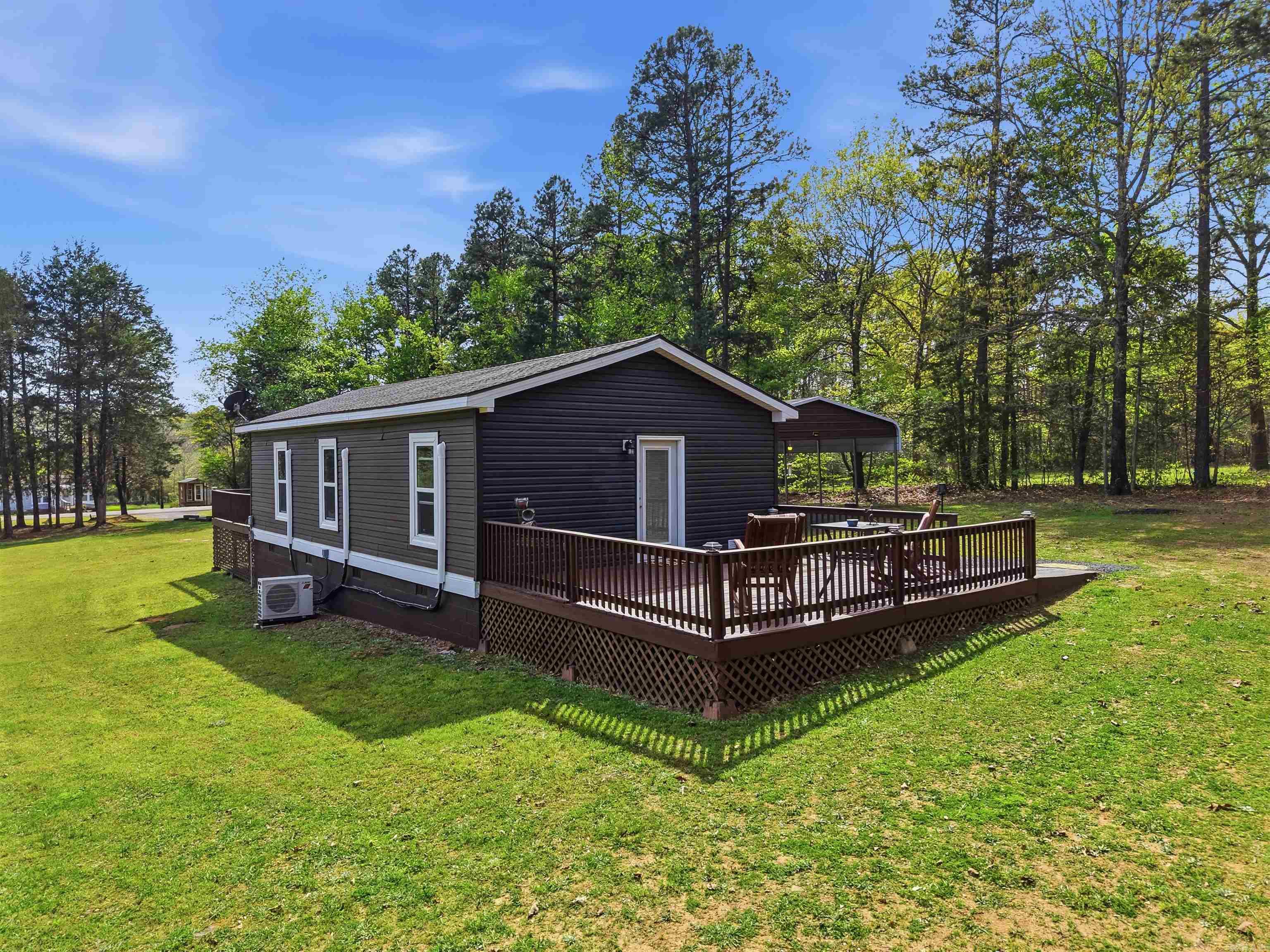 1381 E 330  Clinton, AR