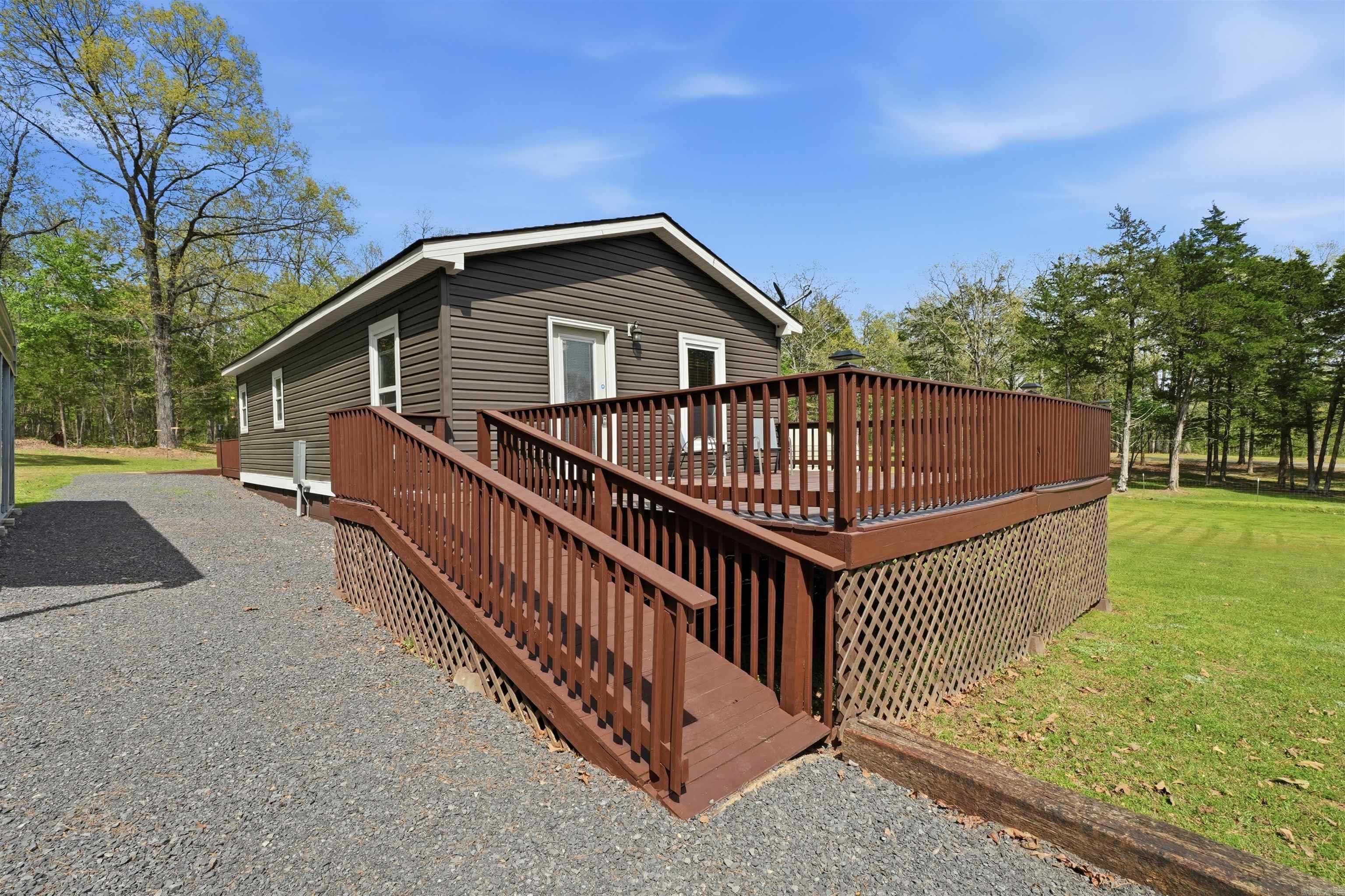 1381 E 330  Clinton, AR