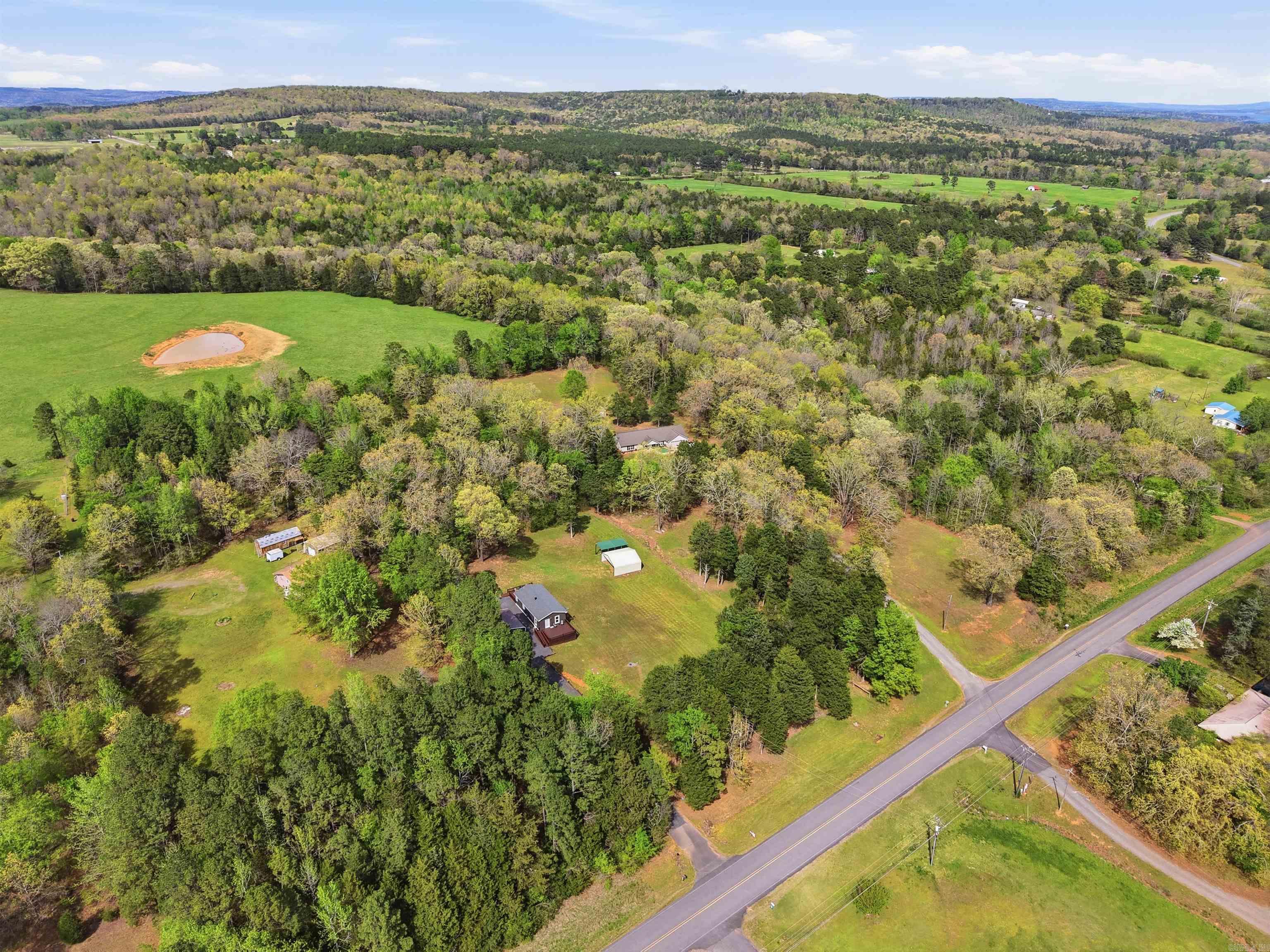 1381 E 330  Clinton, AR