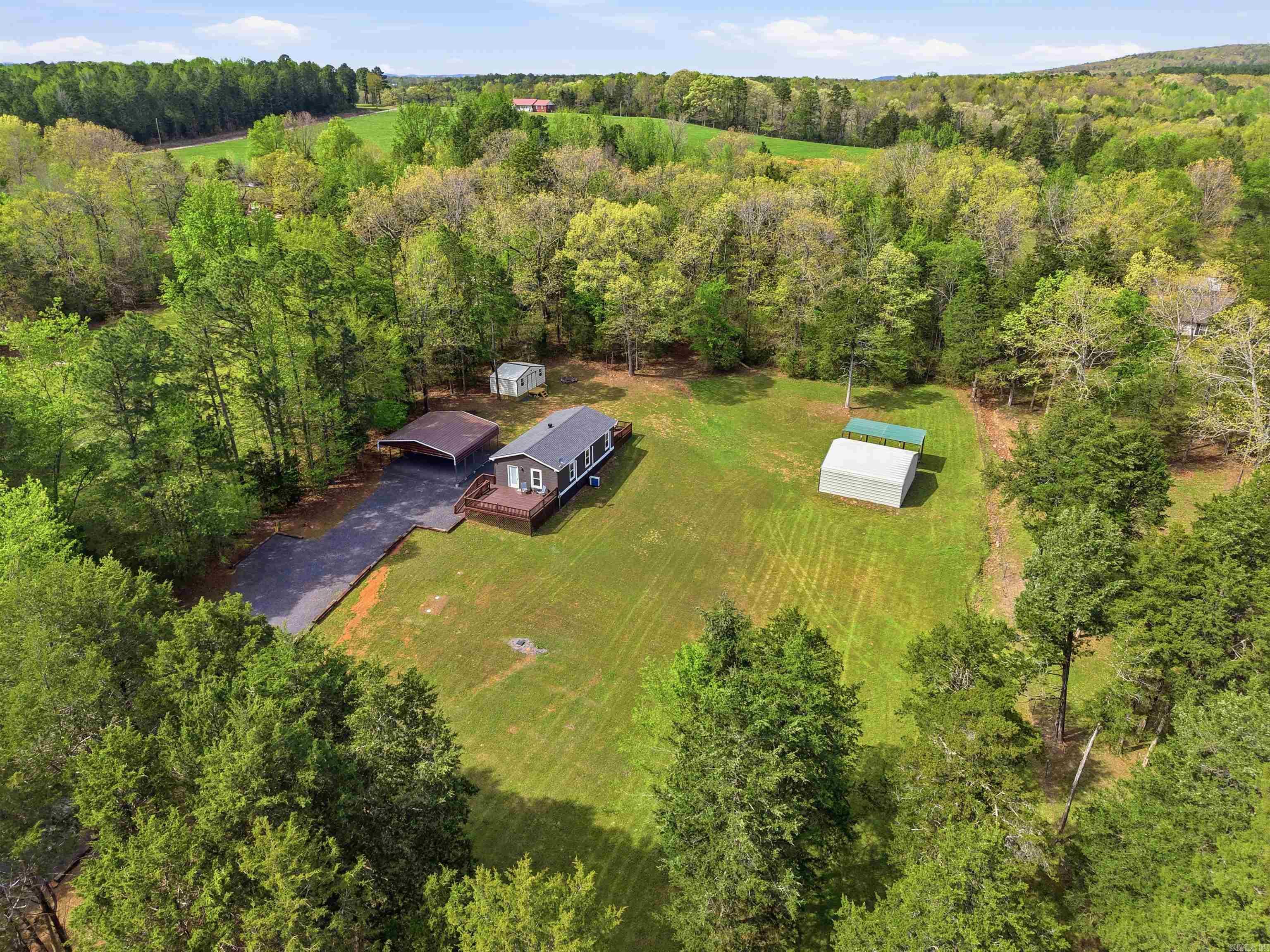 1381 E 330  Clinton, AR