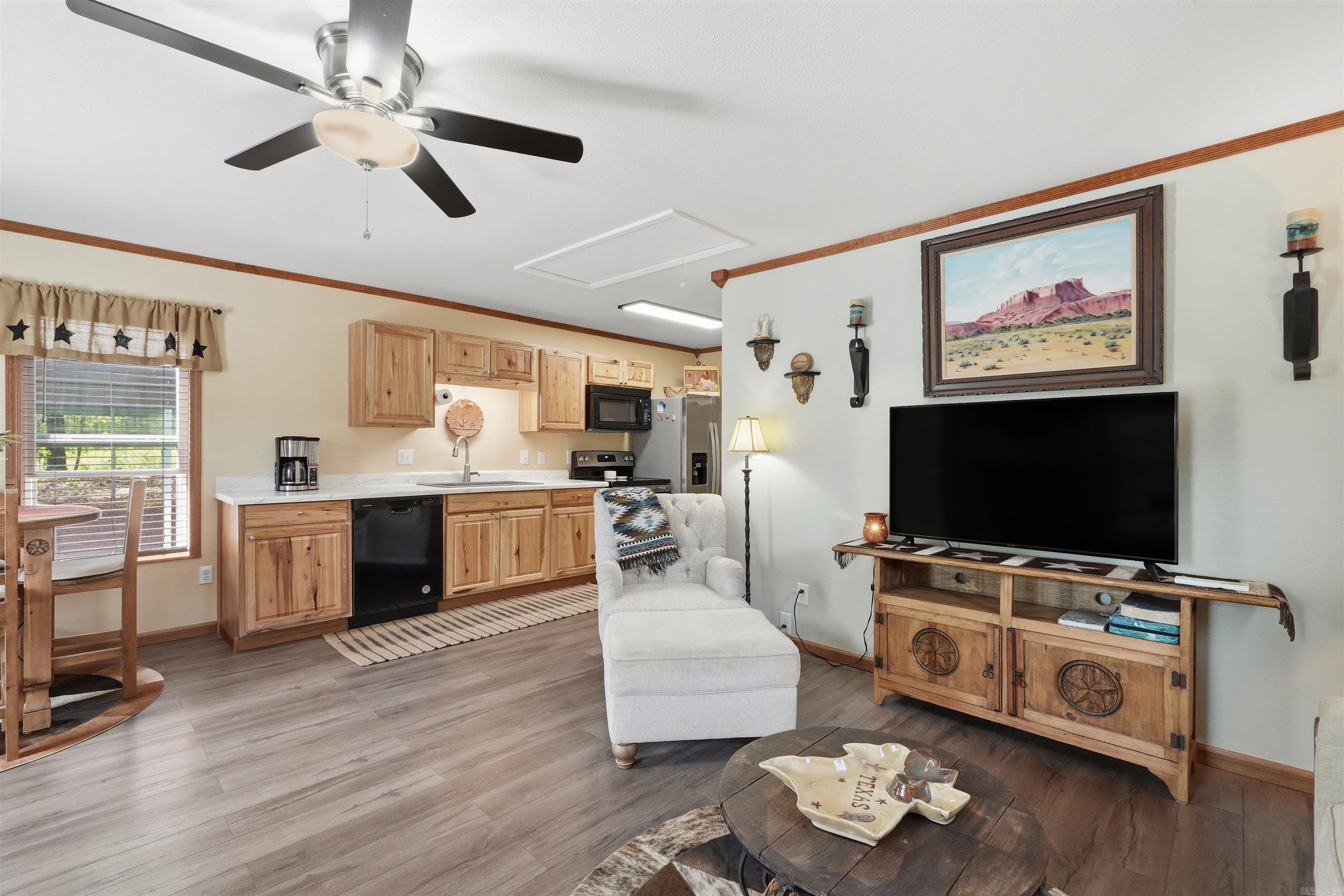 1381 E 330  Clinton, AR