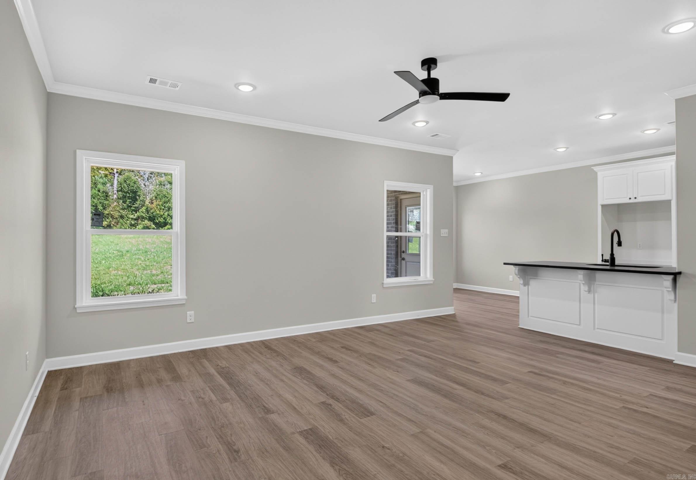 2022 Skylark Drive — photo 4