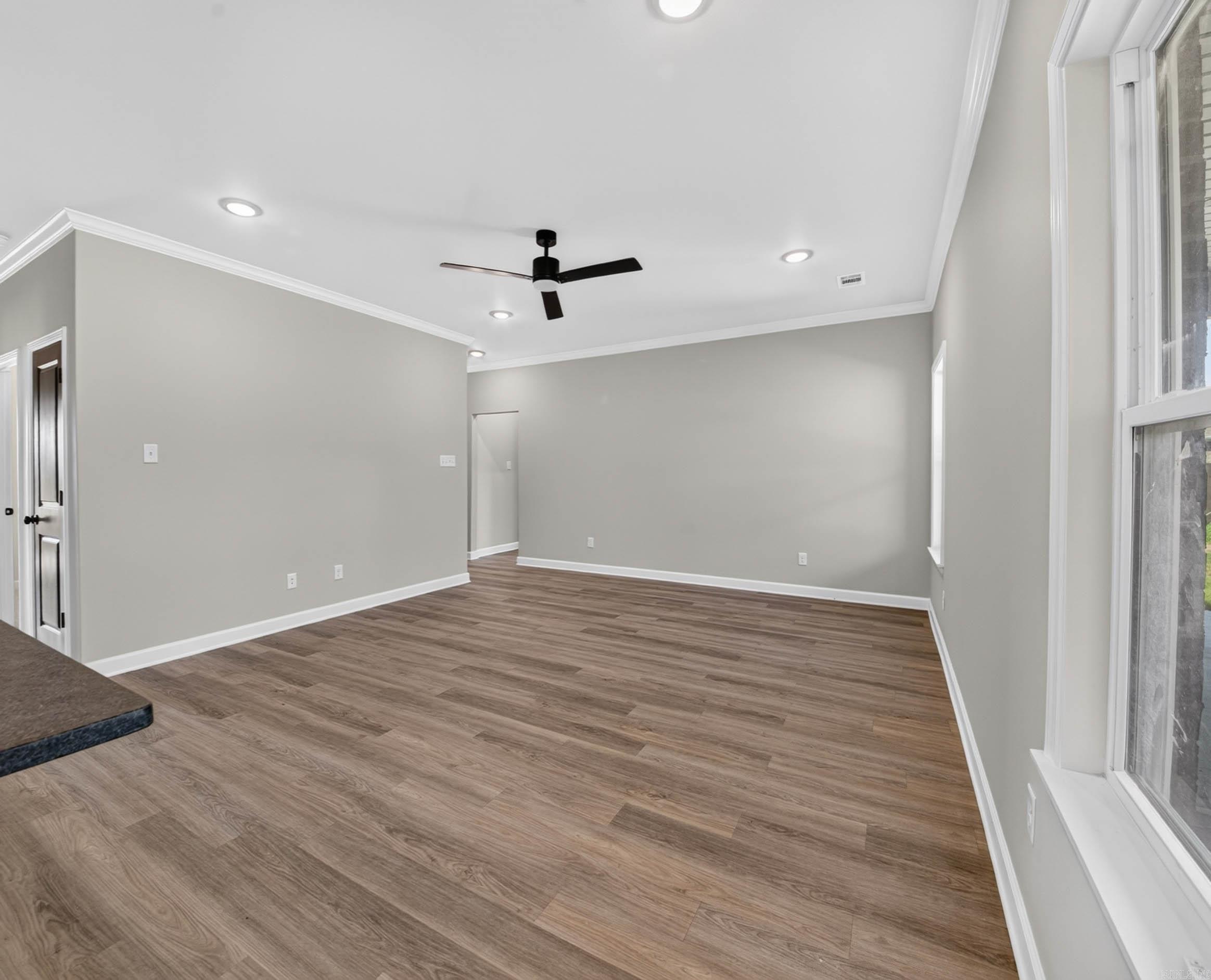 2022 Skylark Drive — photo 5