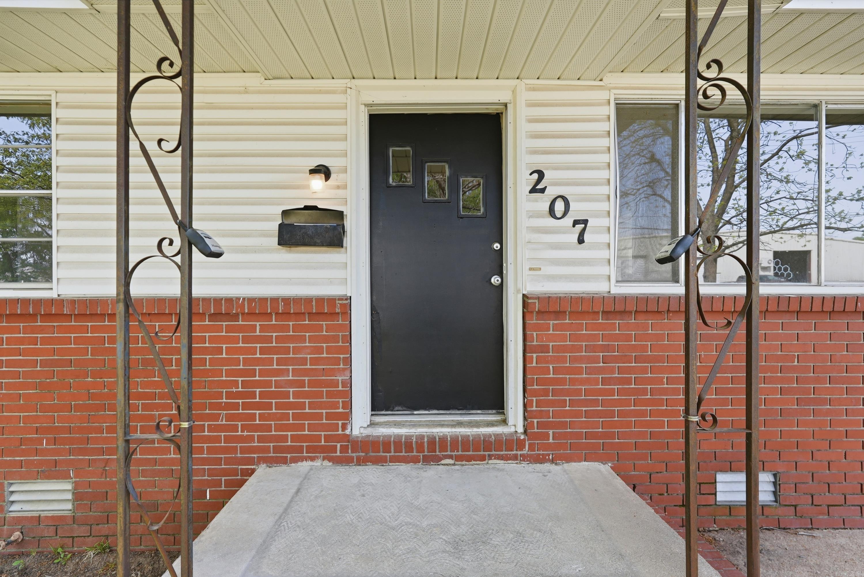 207 S Elm Street Searcy, AR 72143