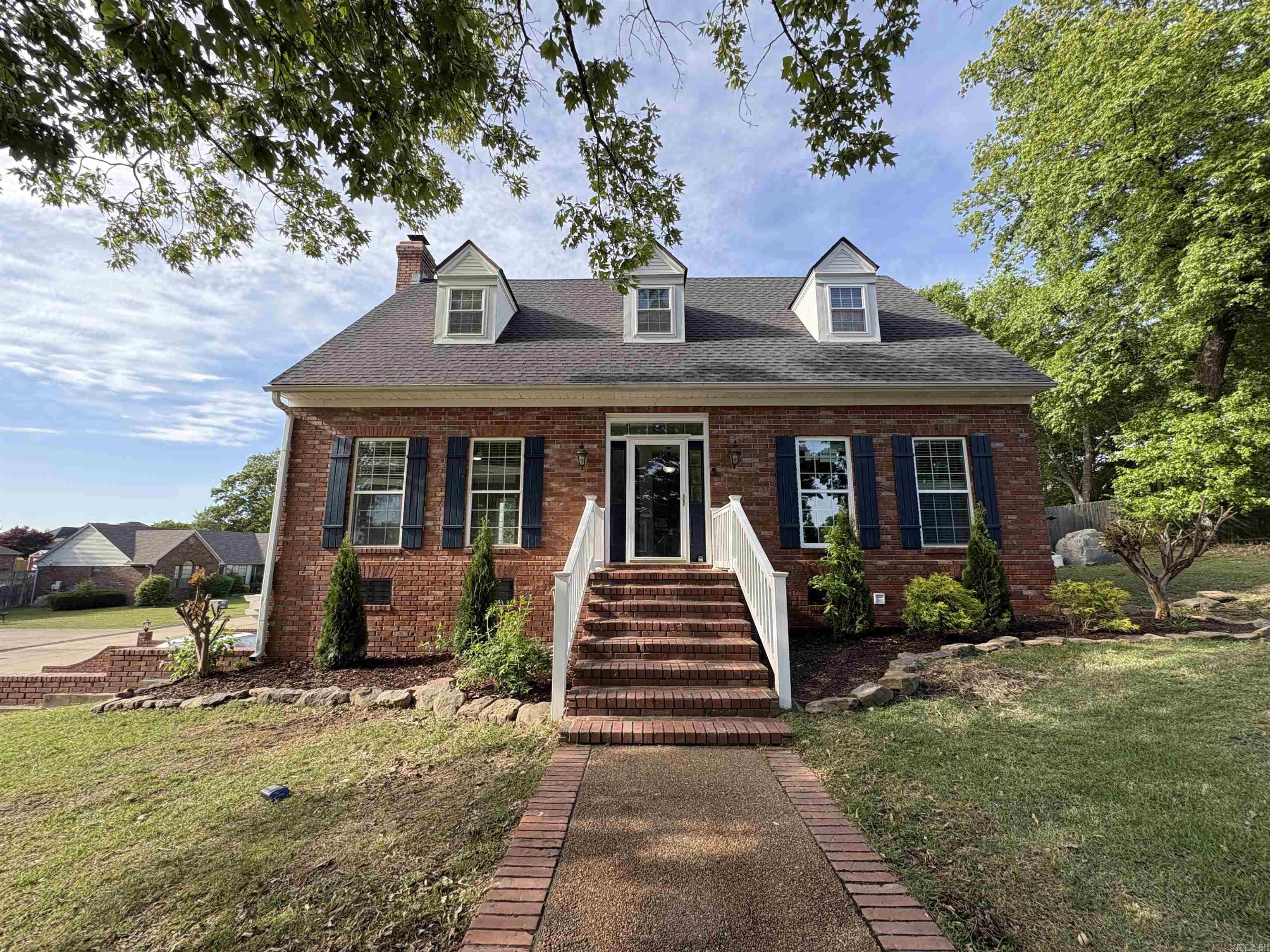 311 Live Oak Searcy, AR 72143