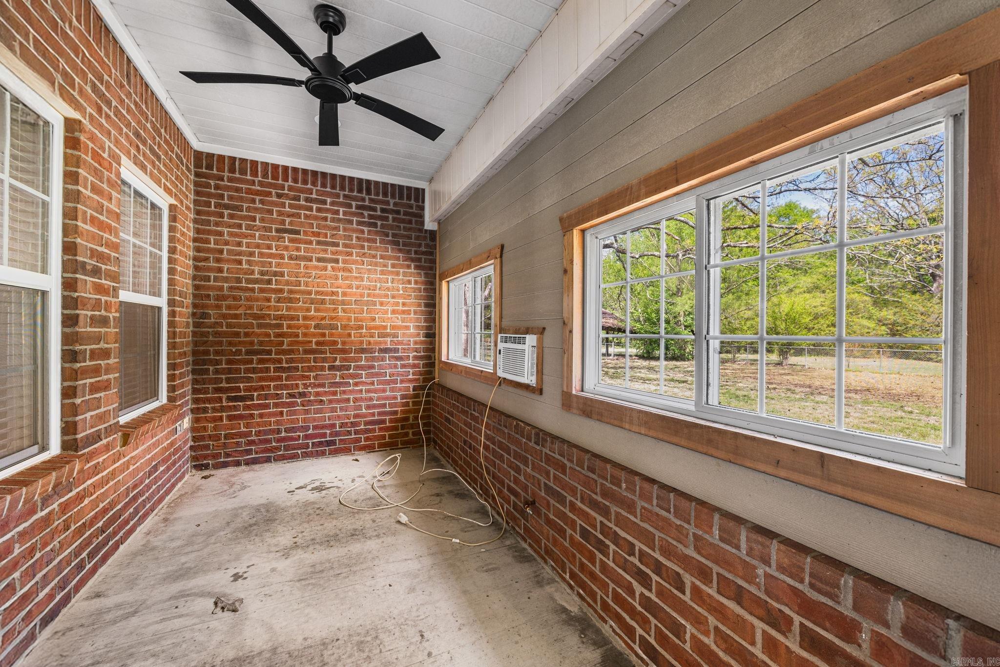 372 Woodlawn  Austin, AR