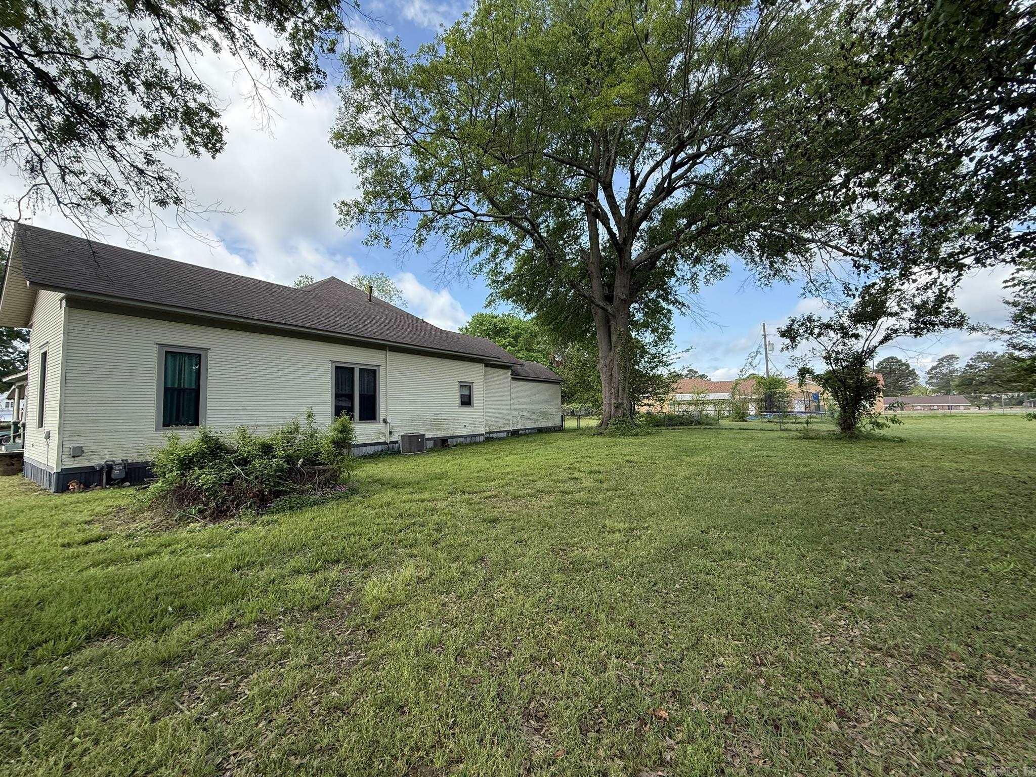 125 N Mercer  Mineral Sprs., AR