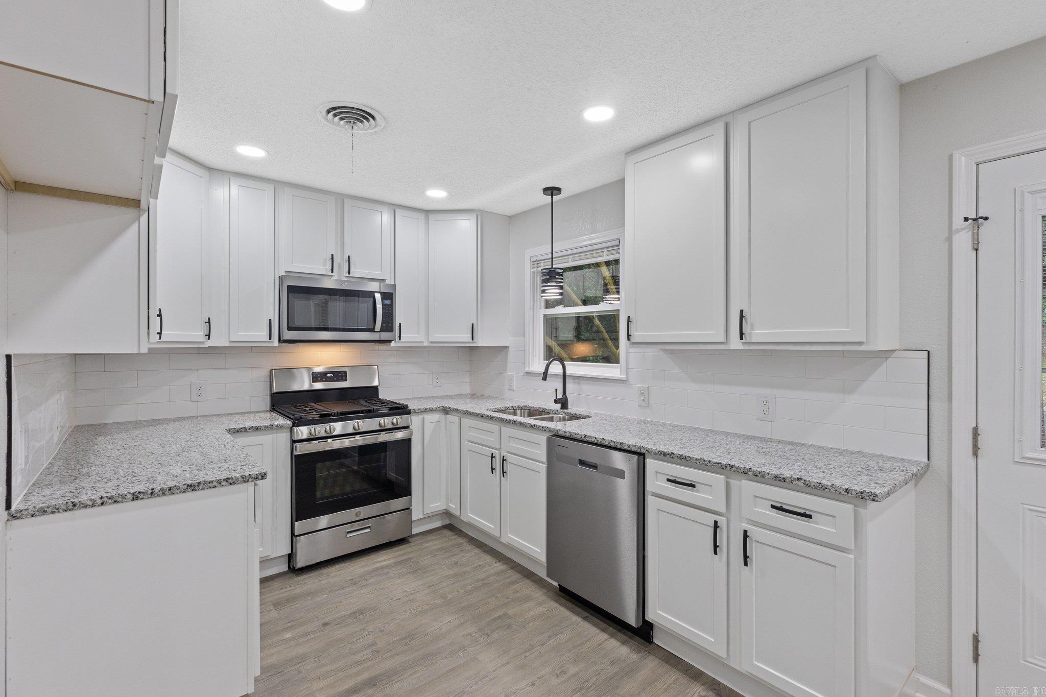 3812 Hillside Dr North Little Rock, AR 72118