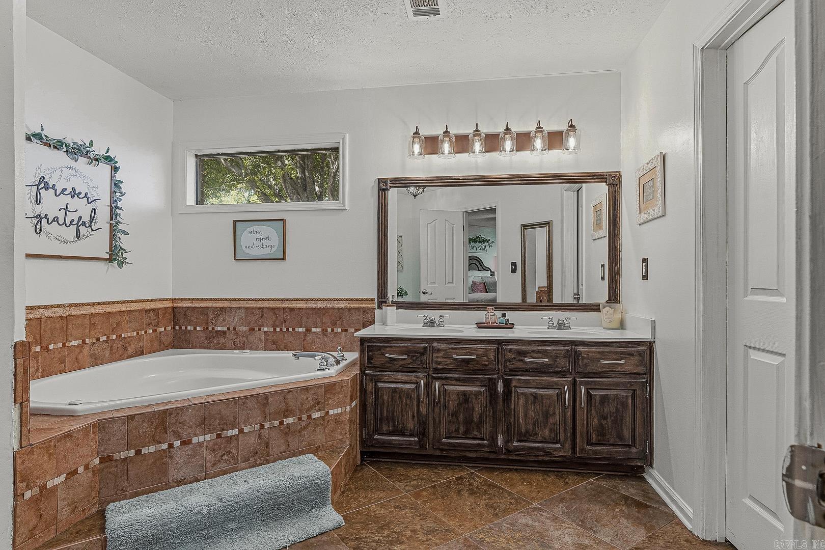 5042 E County Road 126 Blytheville, AR 72315