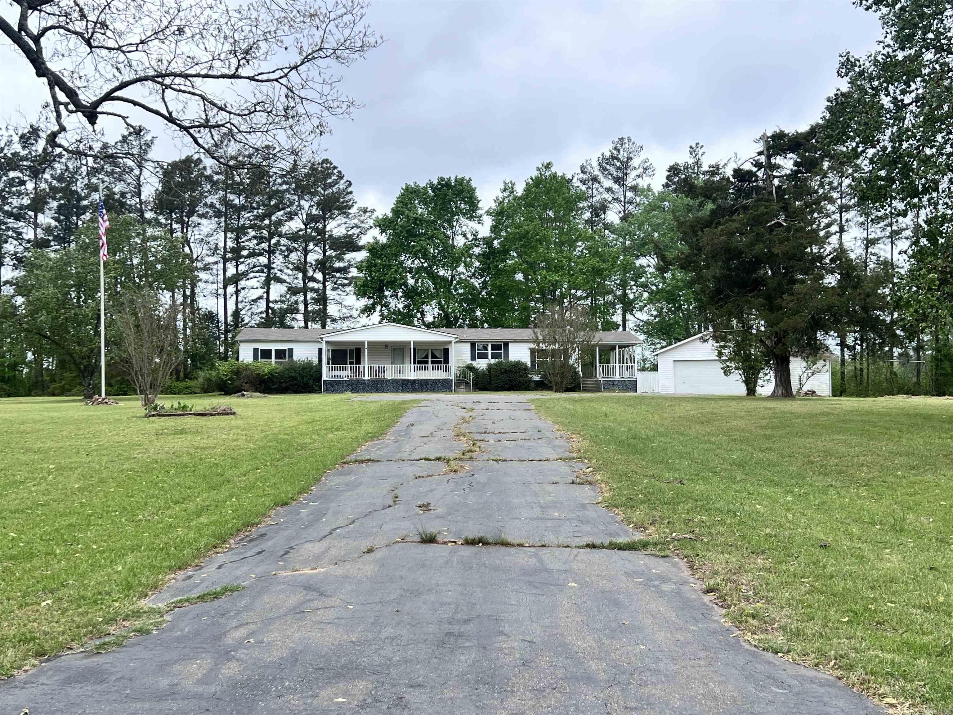 4191 James Road  Star City, AR