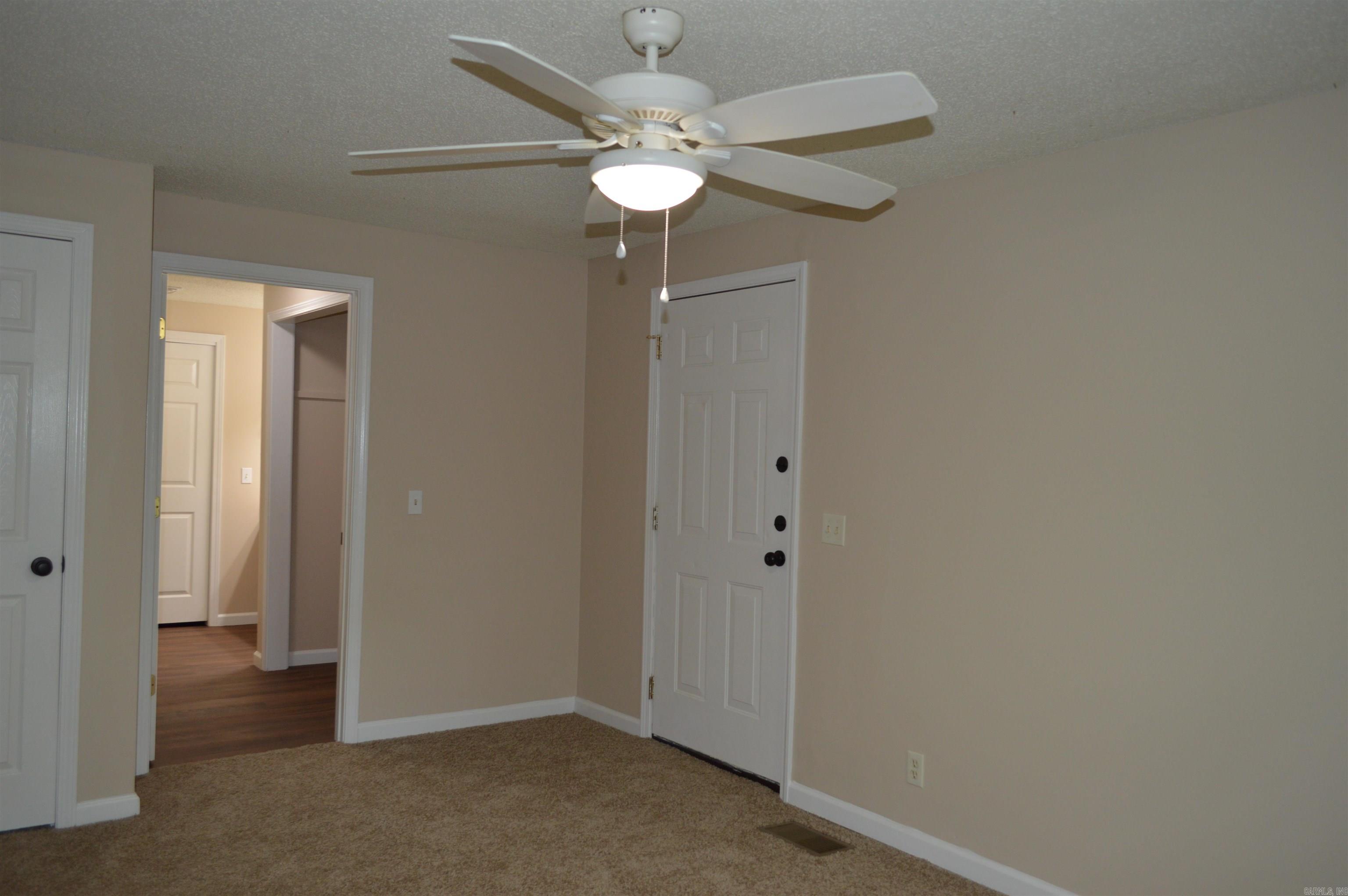 100 W Clinton  Heber Springs, AR