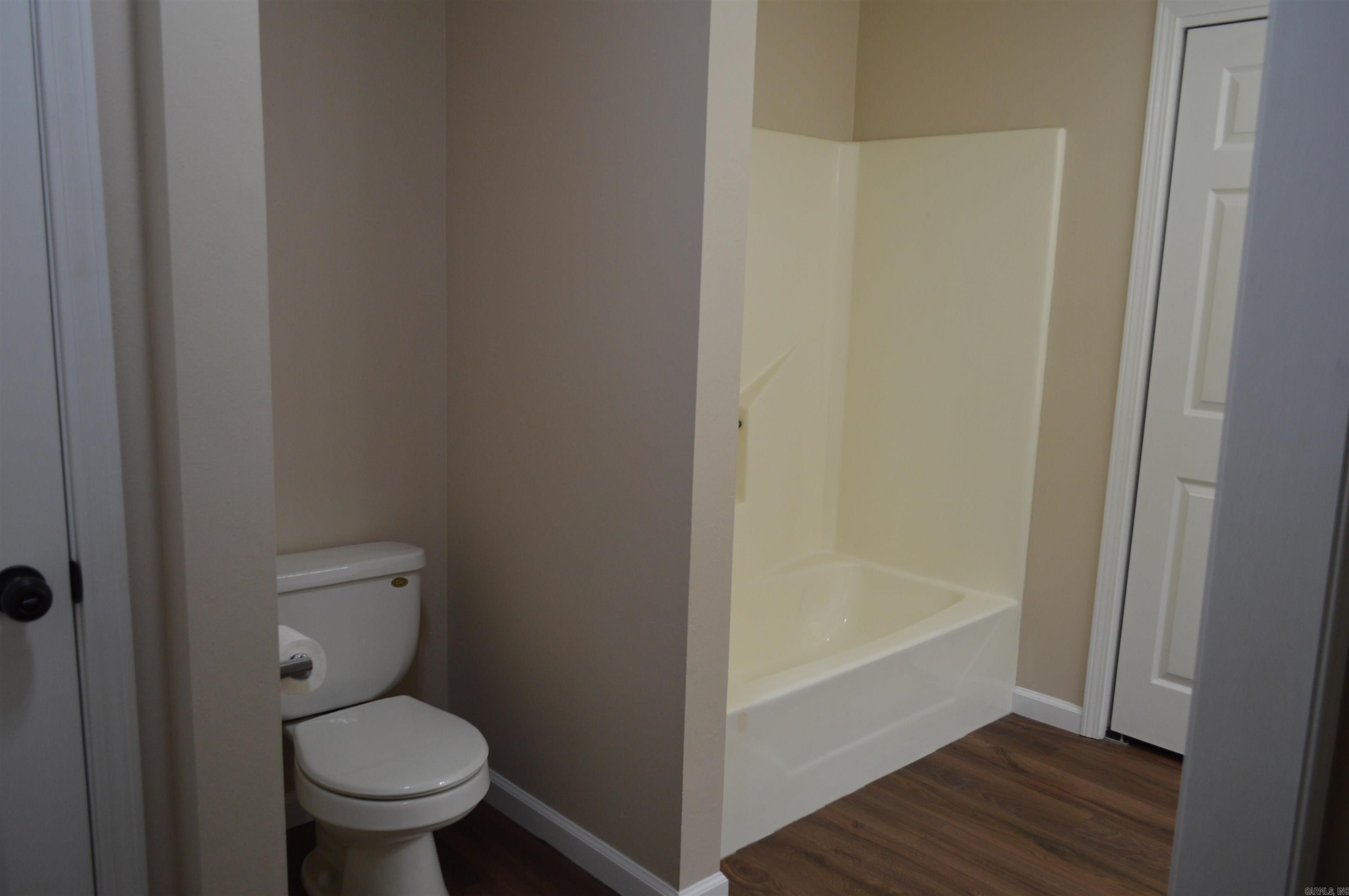 100 W Clinton  Heber Springs, AR