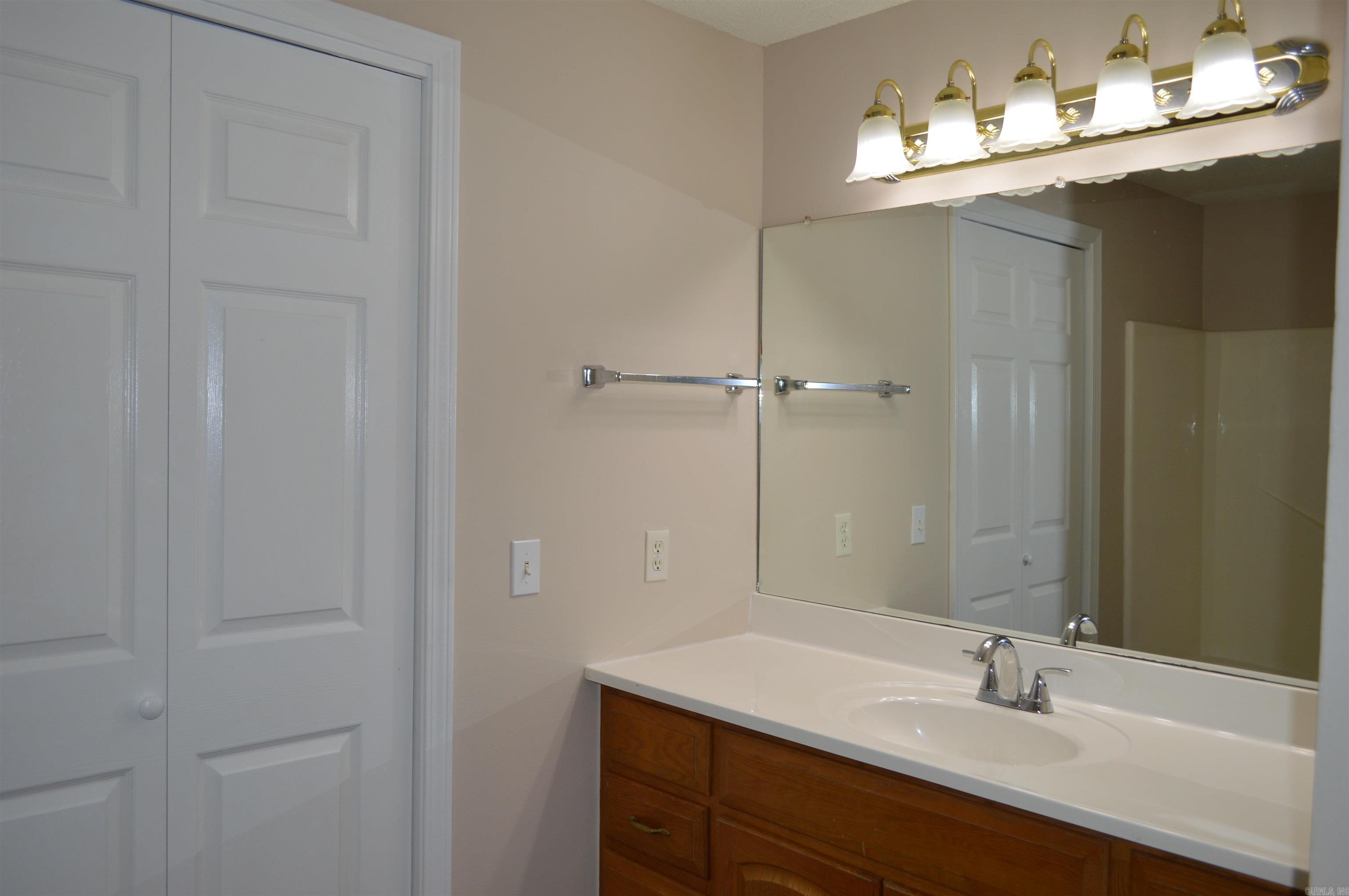 100 W Clinton  Heber Springs, AR