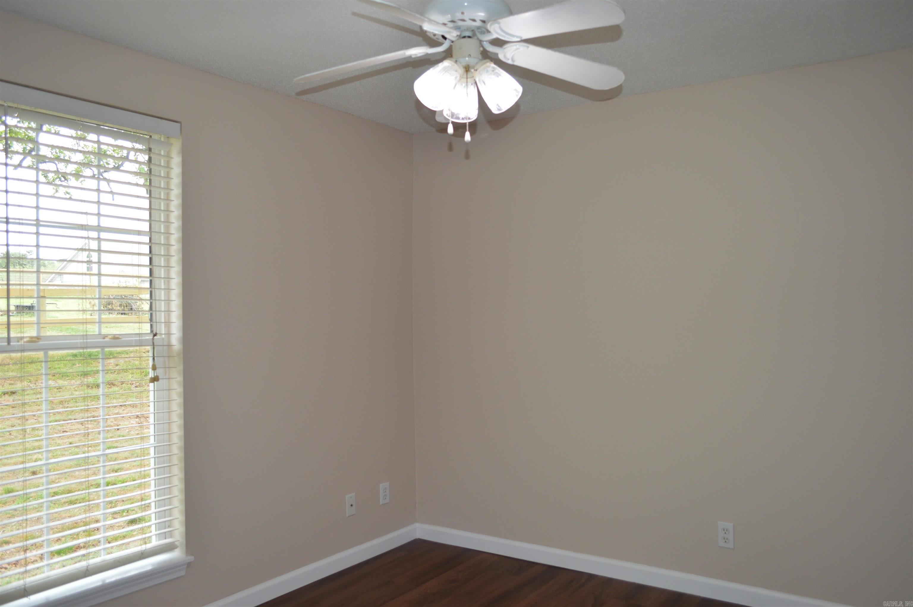 100 W Clinton  Heber Springs, AR