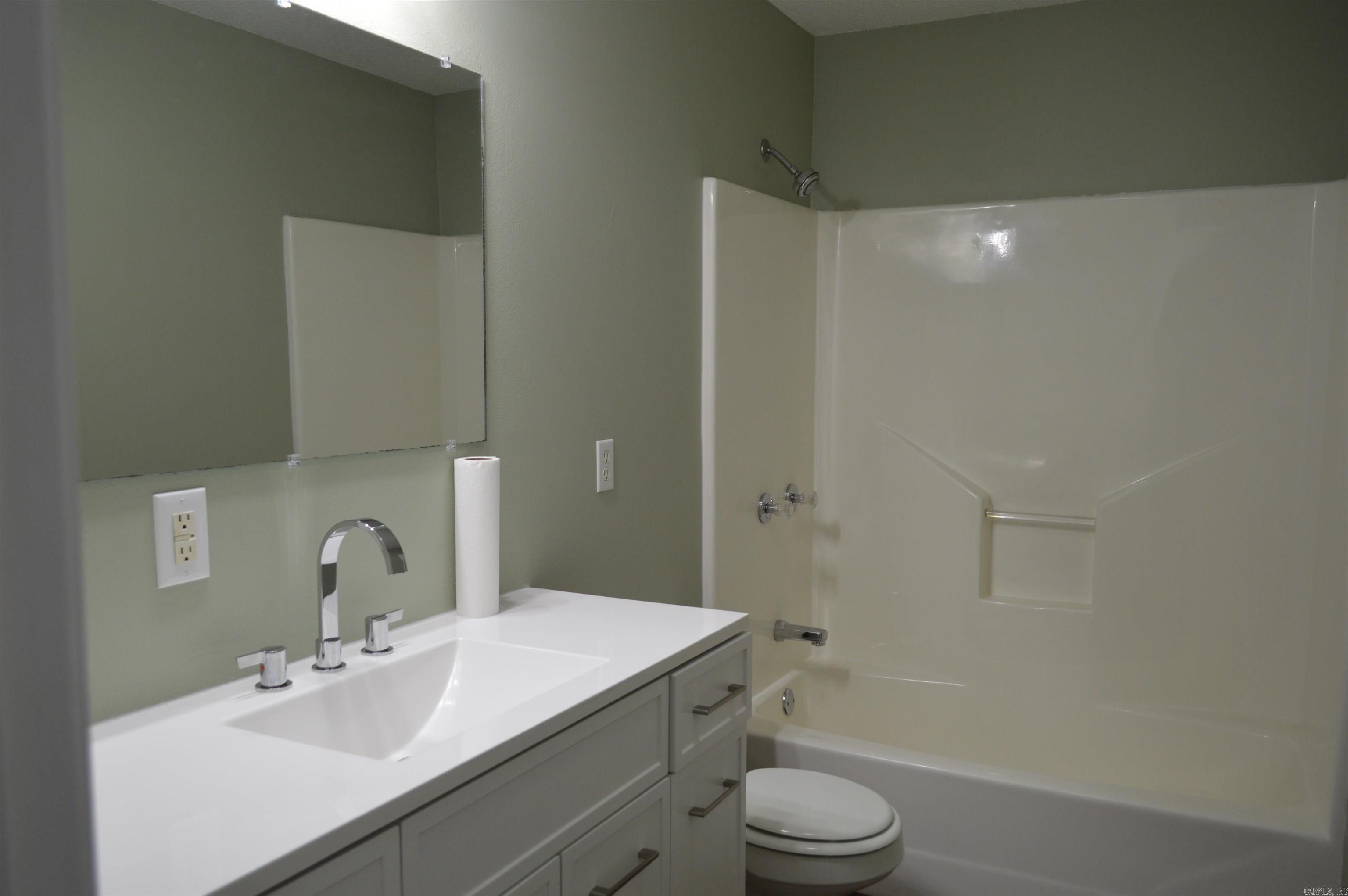 100 W Clinton  Heber Springs, AR