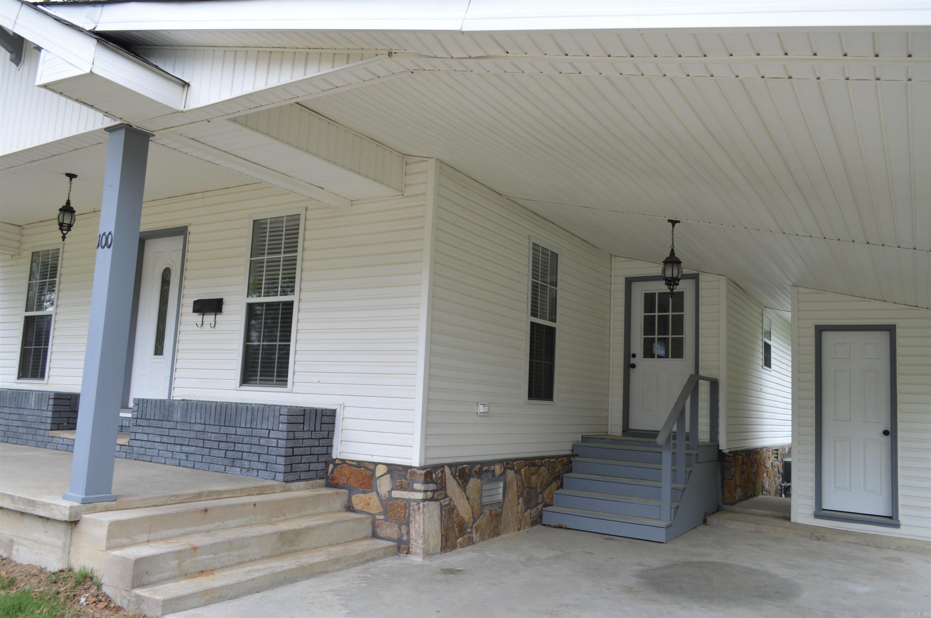 100 W Clinton  Heber Springs, AR