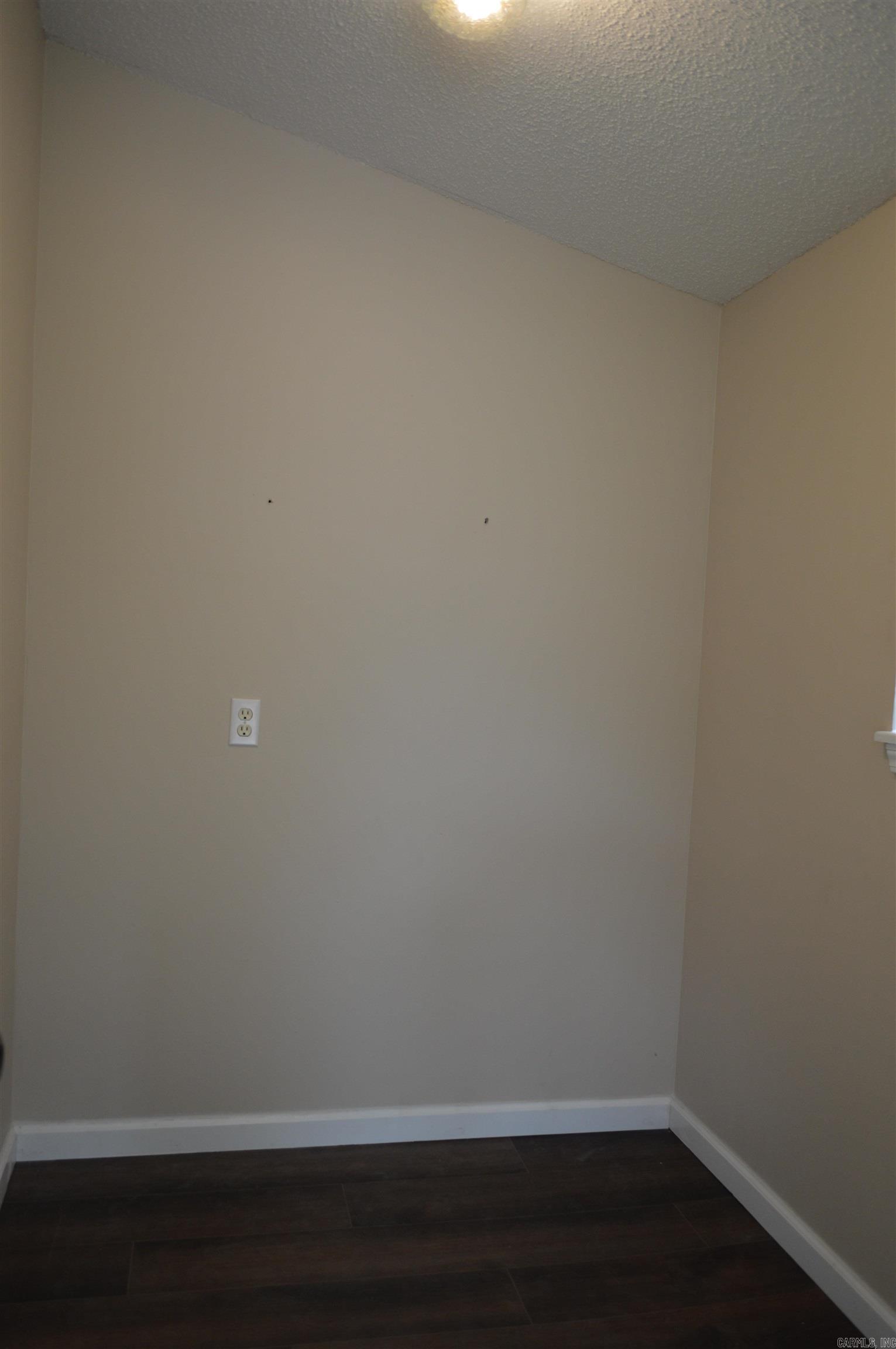 100 W Clinton  Heber Springs, AR