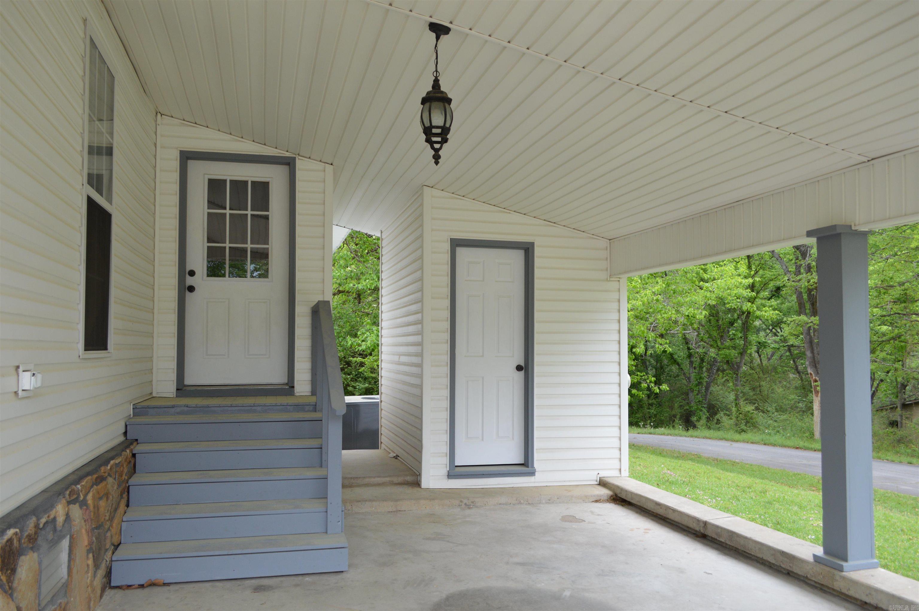 100 W Clinton  Heber Springs, AR