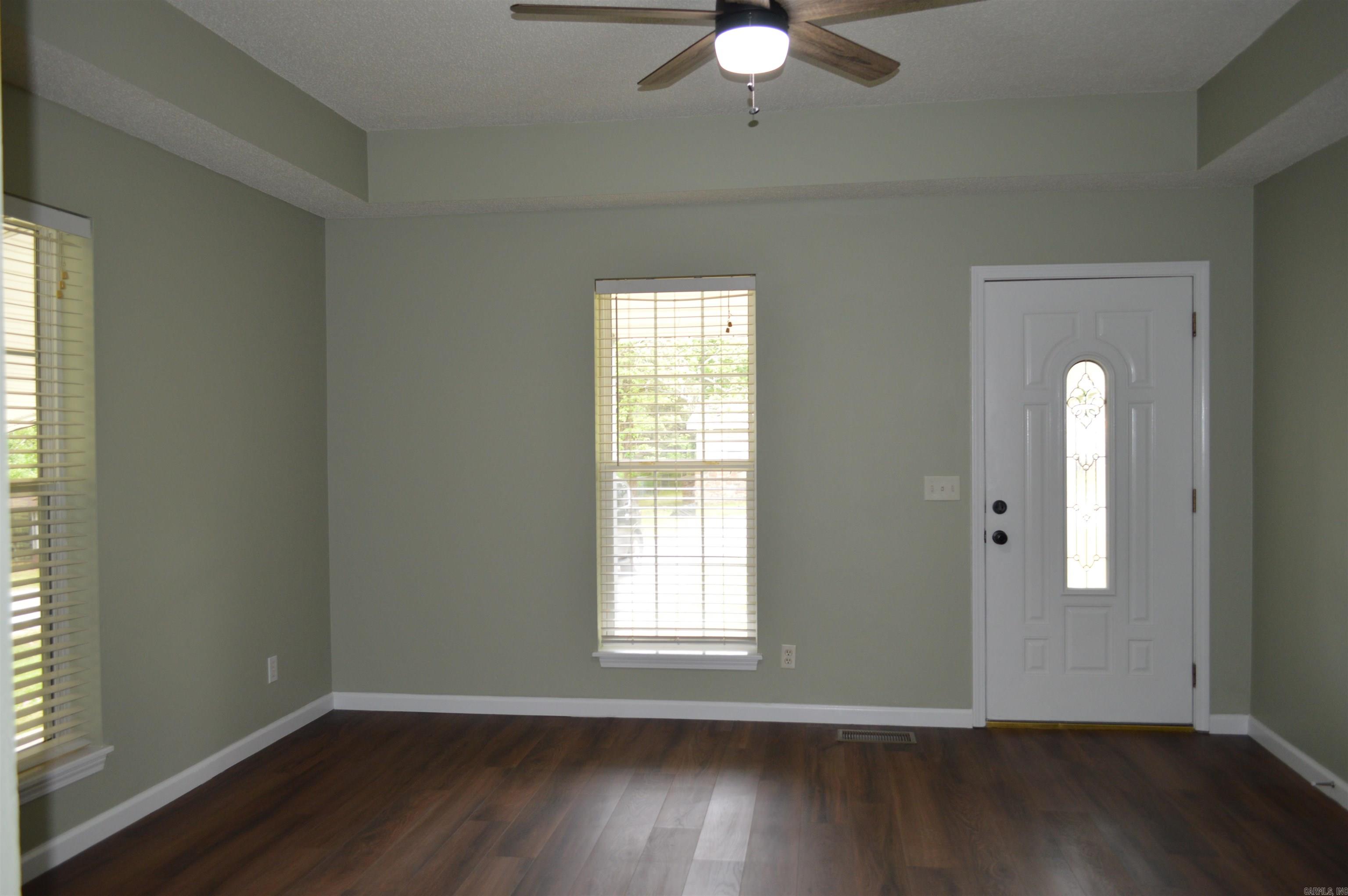 100 W Clinton  Heber Springs, AR