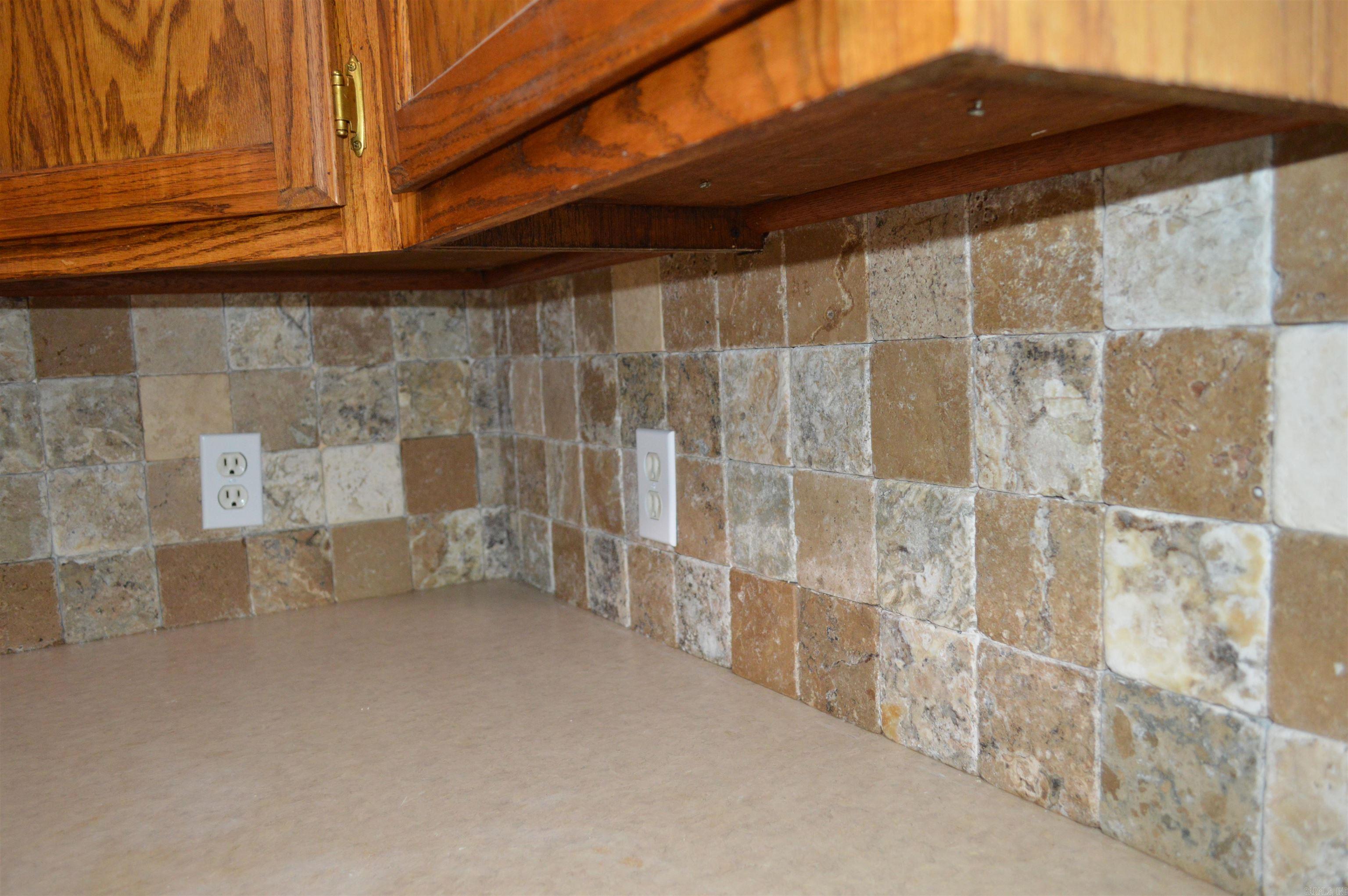 100 W Clinton  Heber Springs, AR