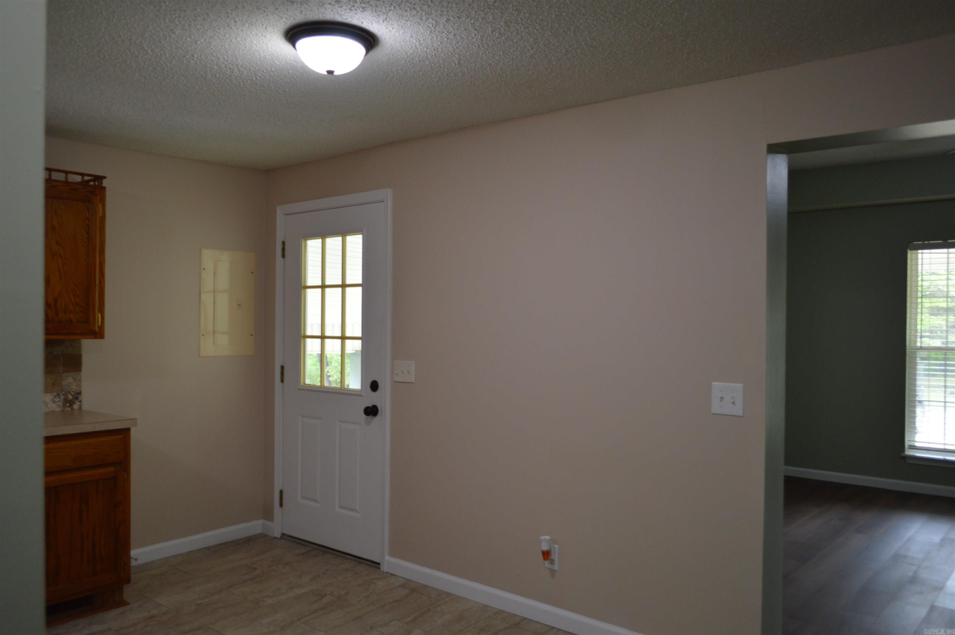 100 W Clinton  Heber Springs, AR