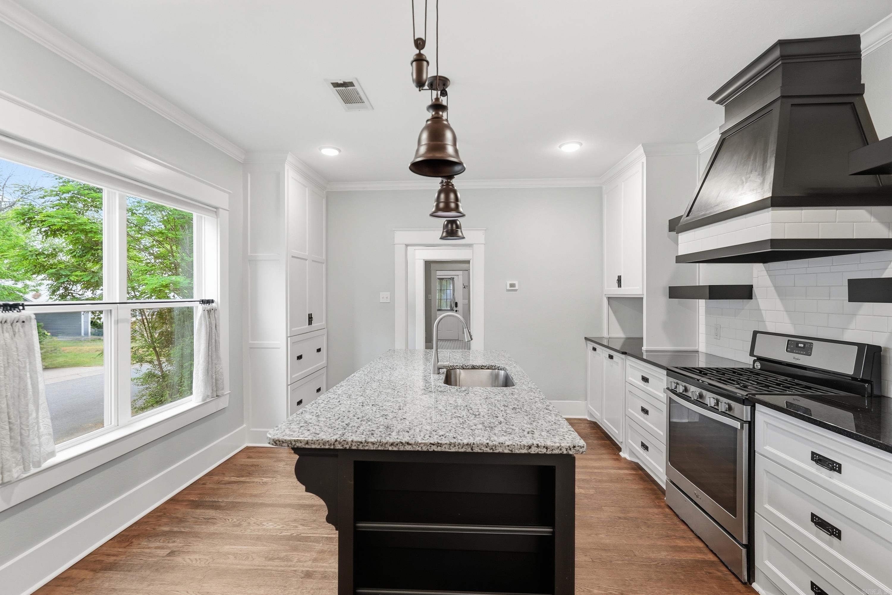 1038 Clifton St  Conway, AR