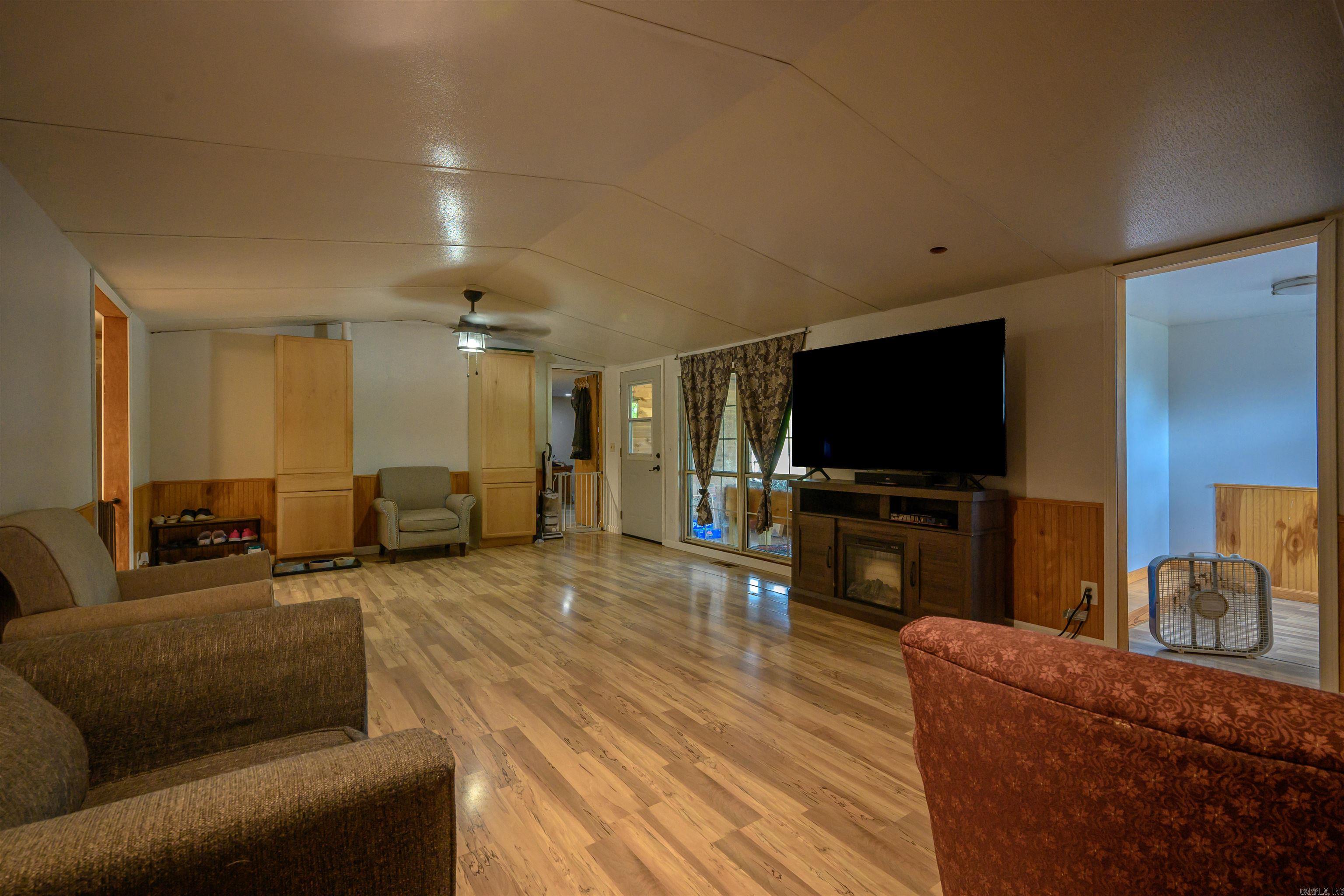 340 N Main  Mount Pleasant, AR